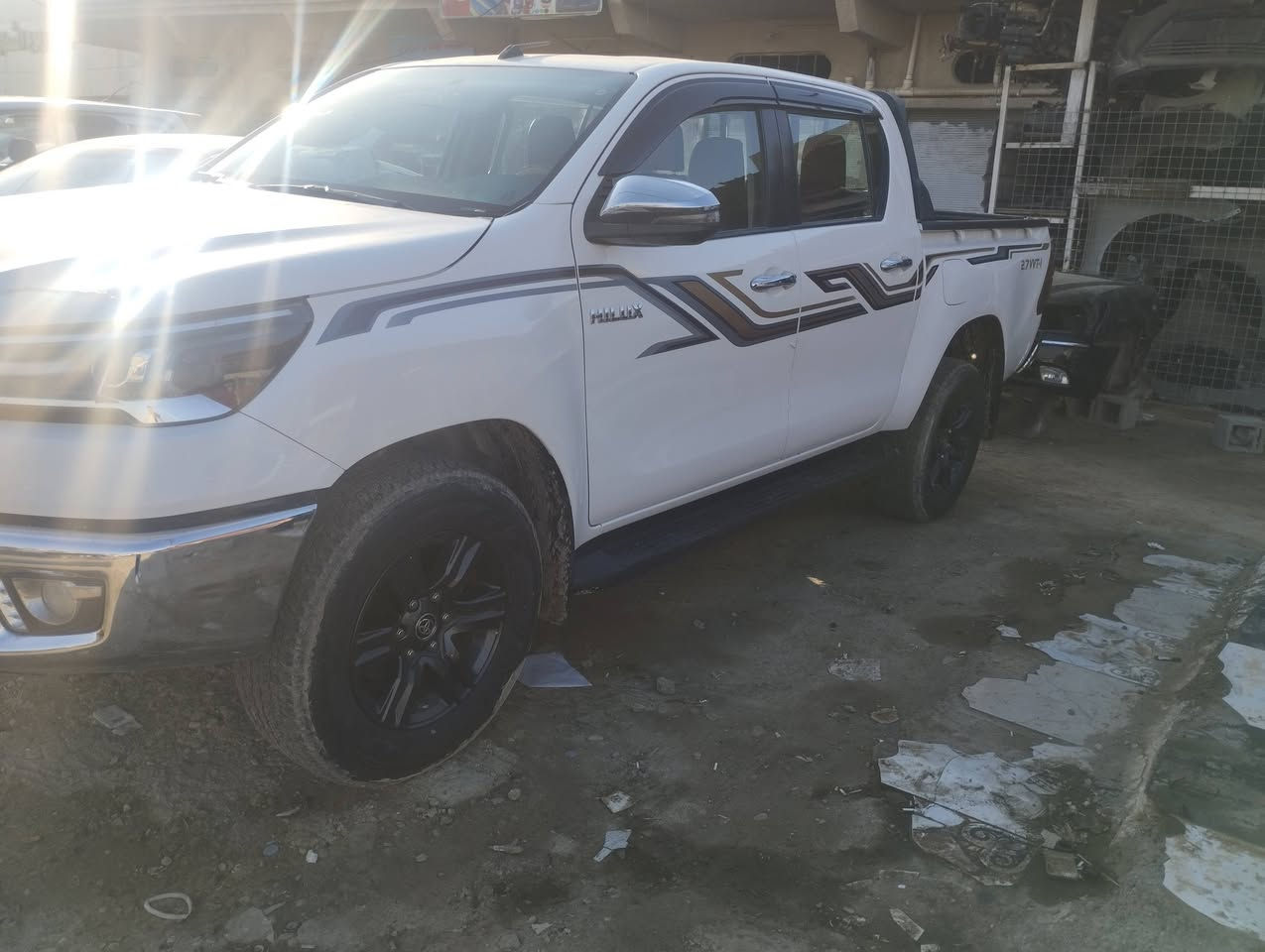 فور ويل 21 ماشيه 58 بل جيس لوك مال بيت مكفوله كفاله عامه 
كوتي 
وكاله ساز
بصمه 
تدفه تبريد كشنات
دخول ذكي
فول فول فول هواي مواصفات بيها 
رقم بغداد بأسمي تحويل مباشر 
العنوان بغداد المدائن 
السعر 310 ورقه
***********///***********
