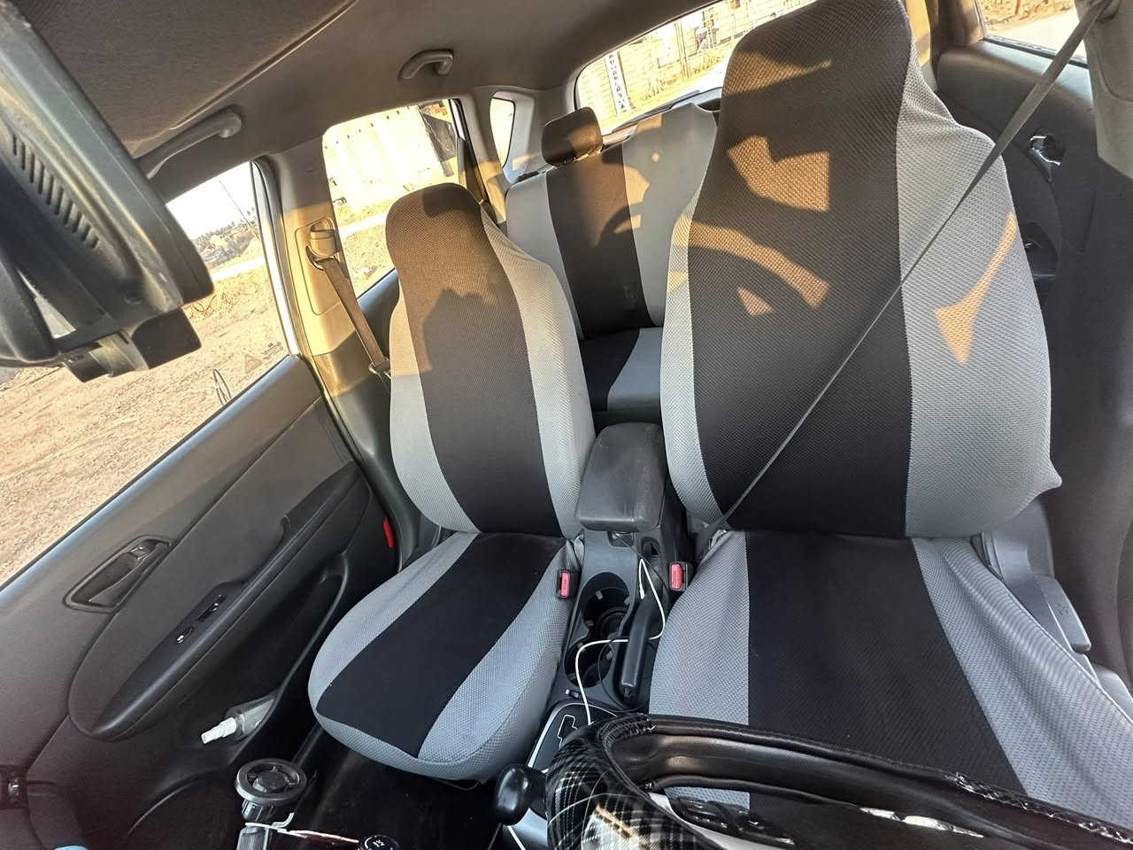 سلام عليكم النترا هونداي محرك دوش  2000 وارد امريكي  بيها قطعه واحده بدون صبغ  موديل 2011 المكان ديالى بعقوبه السعر 105 وبيها مجال للاستفسار ***********
