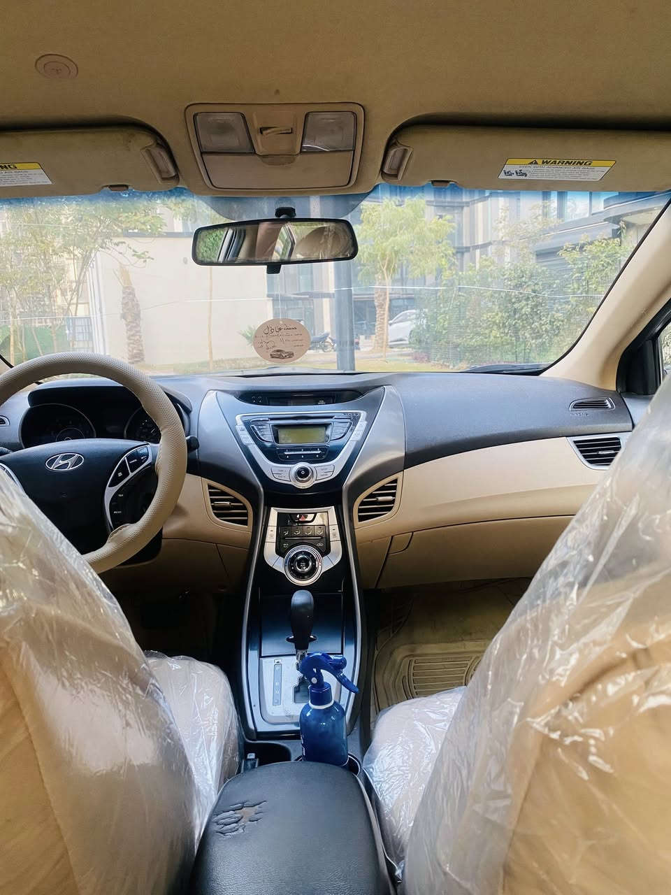 السلام عليكم النترا للبيع موديل 2011 وارد امريكي ماشية 120 الف محرك 1800 السعر 107 السيارة نظيفة 
الرقم ***********
