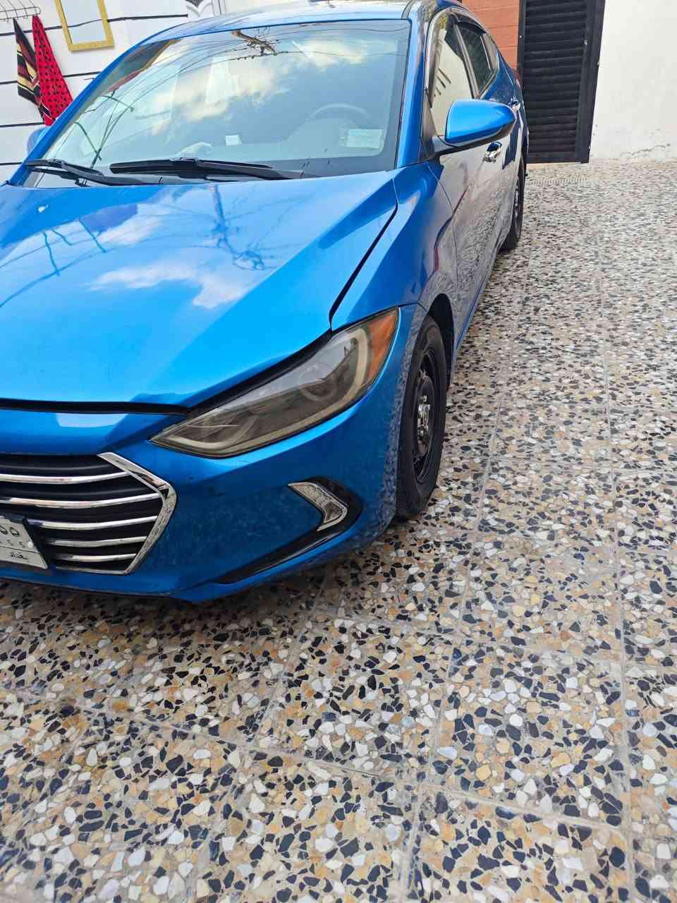 السلام عليكم
للبيع هونداي انترا 

وارد امريكي 

موديل 2017 

حادث جاملغ +بنيد مبدل 

محرك الفين دوش  

رقم بغداد  جديد باسمي 

مكان سيارة بغداد 

السعر 110 وبيه مجال 

رقم تلفون ***********
