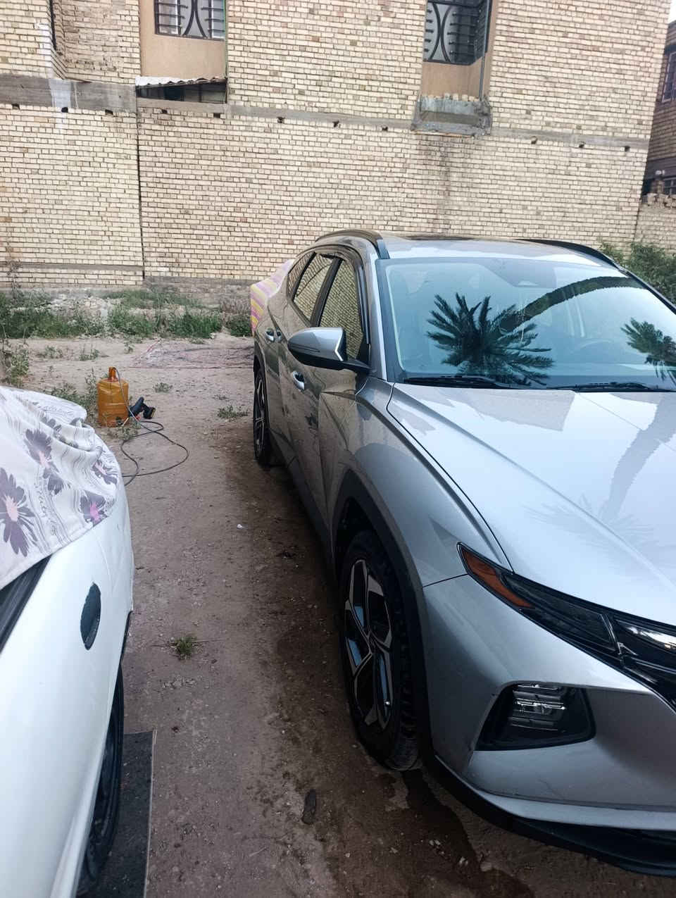 السلام عليكم
توسان 2023 امريكي  للبيع فقط مرقم شمالي

مواصفات sel فول 

داخل اسود  جلد 
تدفئه  وتبريدمقاعد 

صندوك كهرباء 

محرك 2500 

فتحه سقف شاحن وايرلس اوتوهولد

مقعّد السائق كهربائي 

بصمه تشغيل + بصمه ابواب تشغيل عن بعد 

ماشيه 41 الف   ميل  

ضرر جاملغ خلفي وباب فقط
ويل كاب كروم حجم 19

للاستفسار  مكاني بغداد الكاظمية

اتصال واتس اب فقط

‬ ‭ ***********
