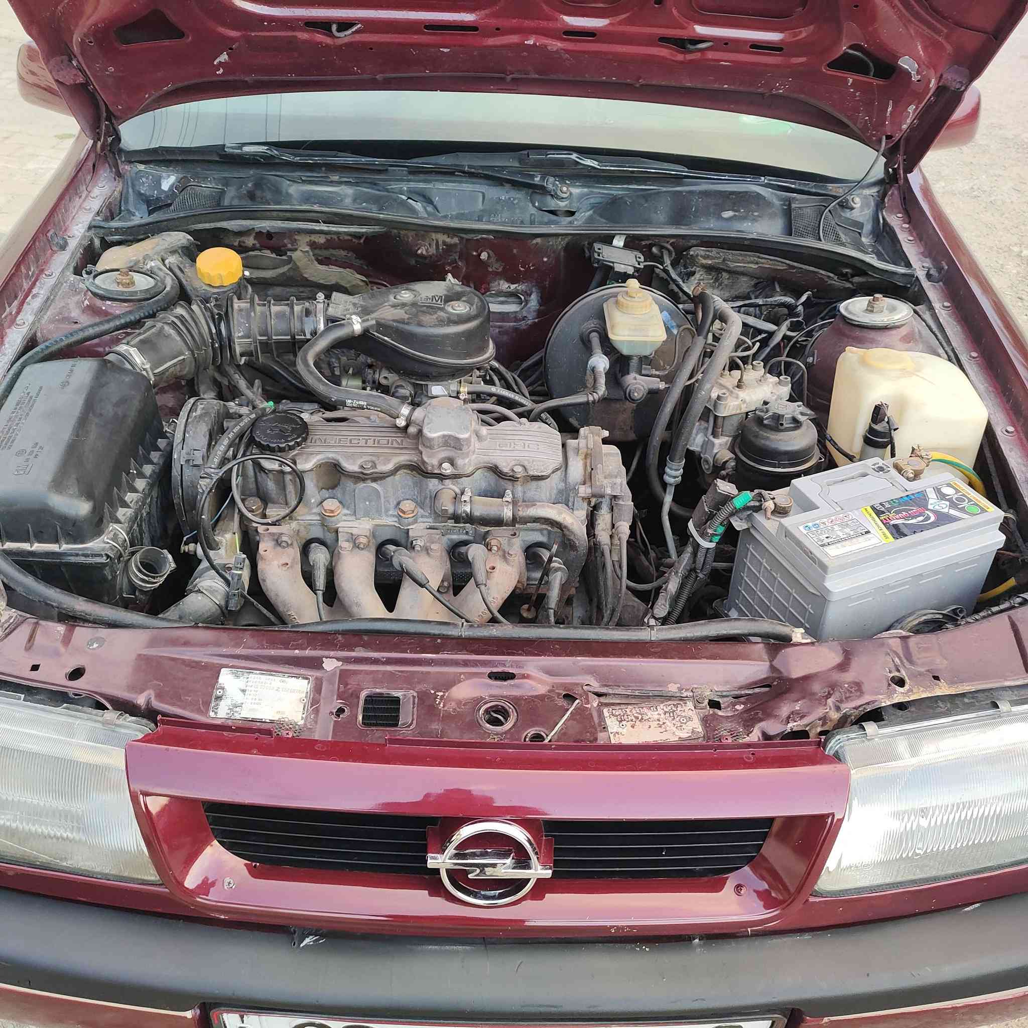 السلام عليكم اوبل فكترا موديل ،1990 حجم 18 سياره بدون ضربه بدون تبديل صبغ عام جمالية قبل 20يوم صبغته 
سنويه منتهيه قبل 7اشهر  رقم اربيل دولي 
مكان السياره كركوك داقوق للاستفسار الاتصال على *********** ما متواجد بل فيس السعر 37 وبي مجال بسيط
