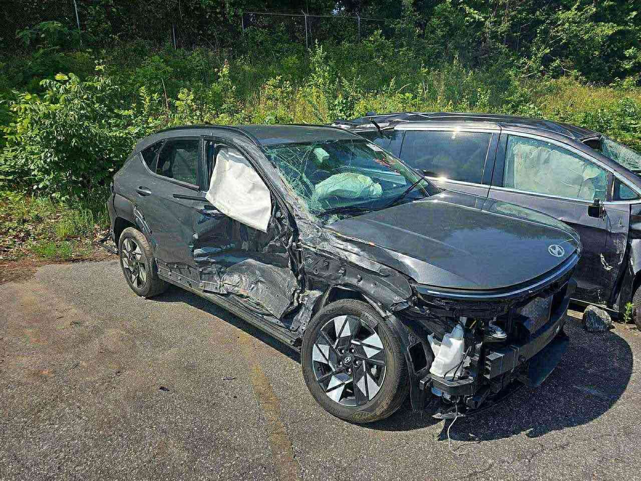 كونه 2024 حادث باب و جاملغ مبدل نفس الون فول عده الفتحه ماشه 42الف السعر 160 و بيهه مجال مرقم جديد التفاصيل على الرقم ***********او *********** مكاني بغداد
