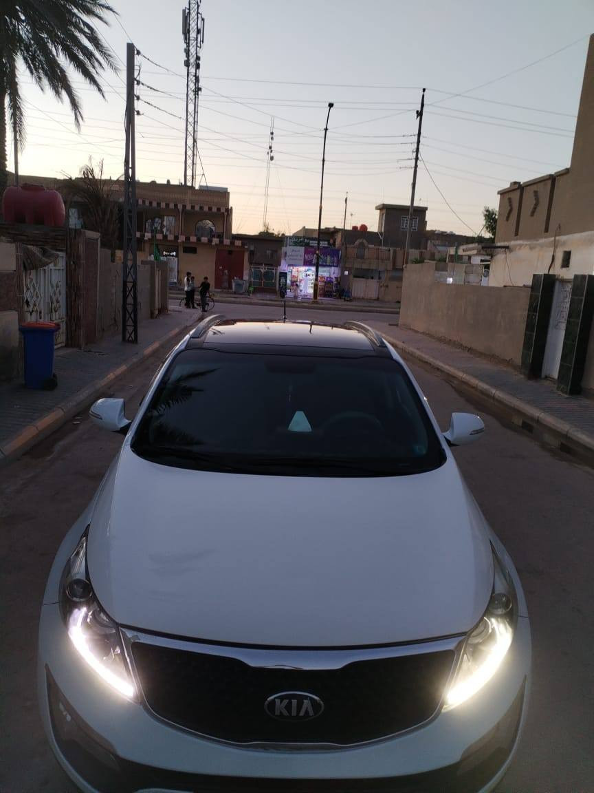 السلام عليكم أخوان العزاء كيا سبورتج موديل   ١٦   وأرد خليجي فول فول فول مواصفات  بسمي تحويل ثاني يوم فقط بنيد مبدل ولباقي مكفول كفاله عامه ربع دينار مذب عليها مكان السياره واسط السعر ١٦٠ ورقه وبيهه مجال لطيبين هاذ رقمي *********** وبالخدمة
