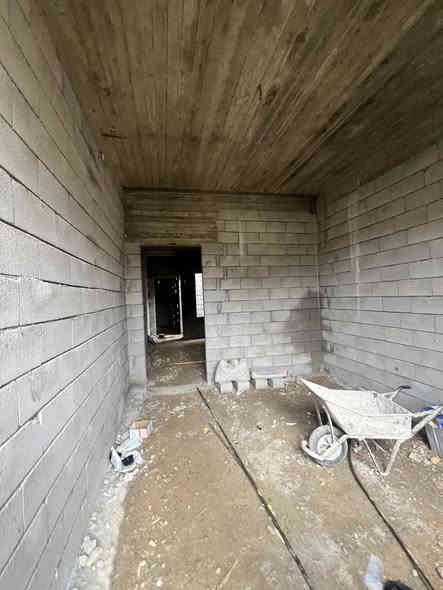 هيكلين للبيع في حي القوسيات 
تسليم مفتاحً 

سعر البيت 🏡 الواحد 40  تسليم مفتاح كامل 

 مساحه الهيكل الواحد.  100 طابق اونص 

كل هيكل يتكون من غرفتين نوم 💤 هول استقبال 
مشتملات مطبخ 

سند زراعي نموذج 25 حق التصرف سند ابيضّ 

خدمات ماء 💦 كهرباء ⚡️ قريب عل تبليط 

الاستفسار بل الأرقام 

***********

***********
