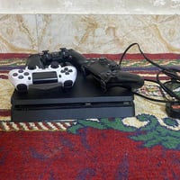 بلايستيشن4 • ٥٠٠ گيگه • ٤ جوستكات