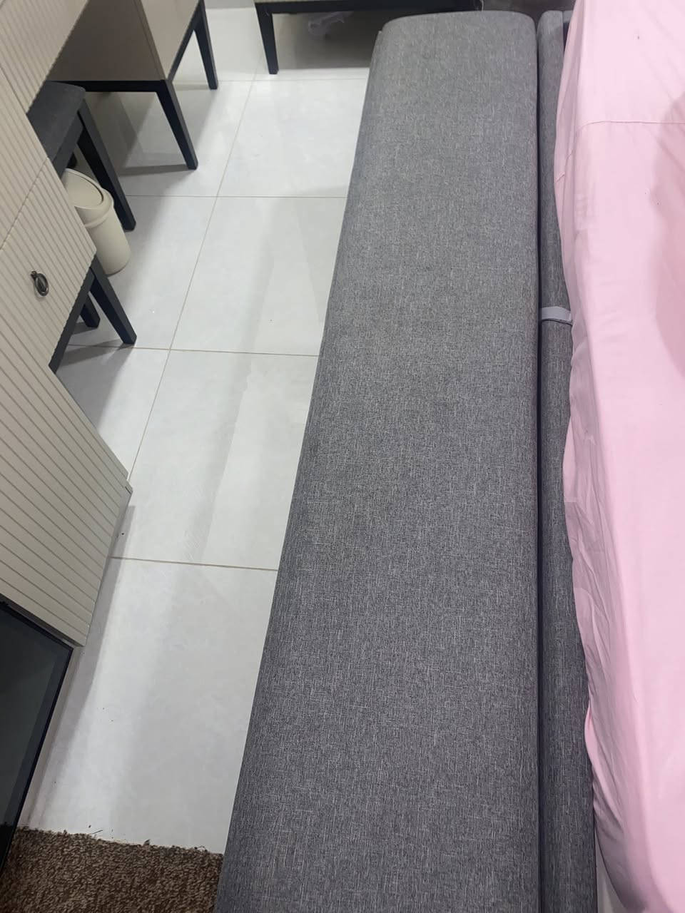 غرفه نوم من موناليزا اخذتها ب٢٢ ورقه واستعمالهه سنتين تقريبا وبعدها دابيع هذني القطعتين بيهم اضرار بسيط
شازلونه مخزن وحجمها جبير كلش وتلم هوايه غراض وضررها فقط وحده من رجلين نكسرت وموجوده عادي تتصلح ببراغي

وجرارات ٥ وكبيره كلش وواسعه وضررها فقط وحده من اليدات وموجوده عندي 
ثنينهم ابيعهم ب٢٥٠ الف وبي مجال


**إذا كنت صاحب هذا الإعلان وتريد حذفه لأي سبب، رجاءا أرسل رسالة إلى الدعم الفني**