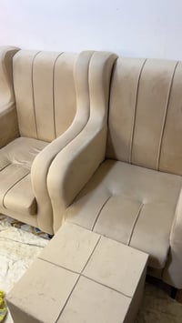 تخم 7قطع.  مع كوشات جديد    استعمال قليل جداا نضافه 100/100صار شهرين م...