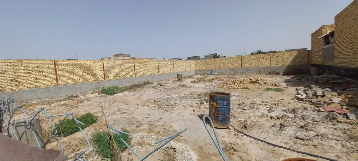 السلام عليكم
 قطعة ارض للبيع مستعجل جداً
مكان مميز 
طابو زراعي سند ٢٥
بإسم صاحب الارض
العنوان / /بابل المدحتية الحوراء شارع ١٤ على التبليط مباشر 
خدمات كامله من ماء وكهرباء وتبليط ومجاري خارجيه 
عرض الشارع ١٤متر 
المساحة//٤٠٠متر
الواجه //١٦م
النزال //٢٥متر
القطعه مسيجه 
السعر //٨٥وبيه مجال
ملاحظة//القطعه محوله سند طابو بسم صاحب الارض تحويل مباشر 
للاستفسار
مراجعة مكتب دلالية وائل الهندي 
وائل الهندي***********
***********
ابو علي
