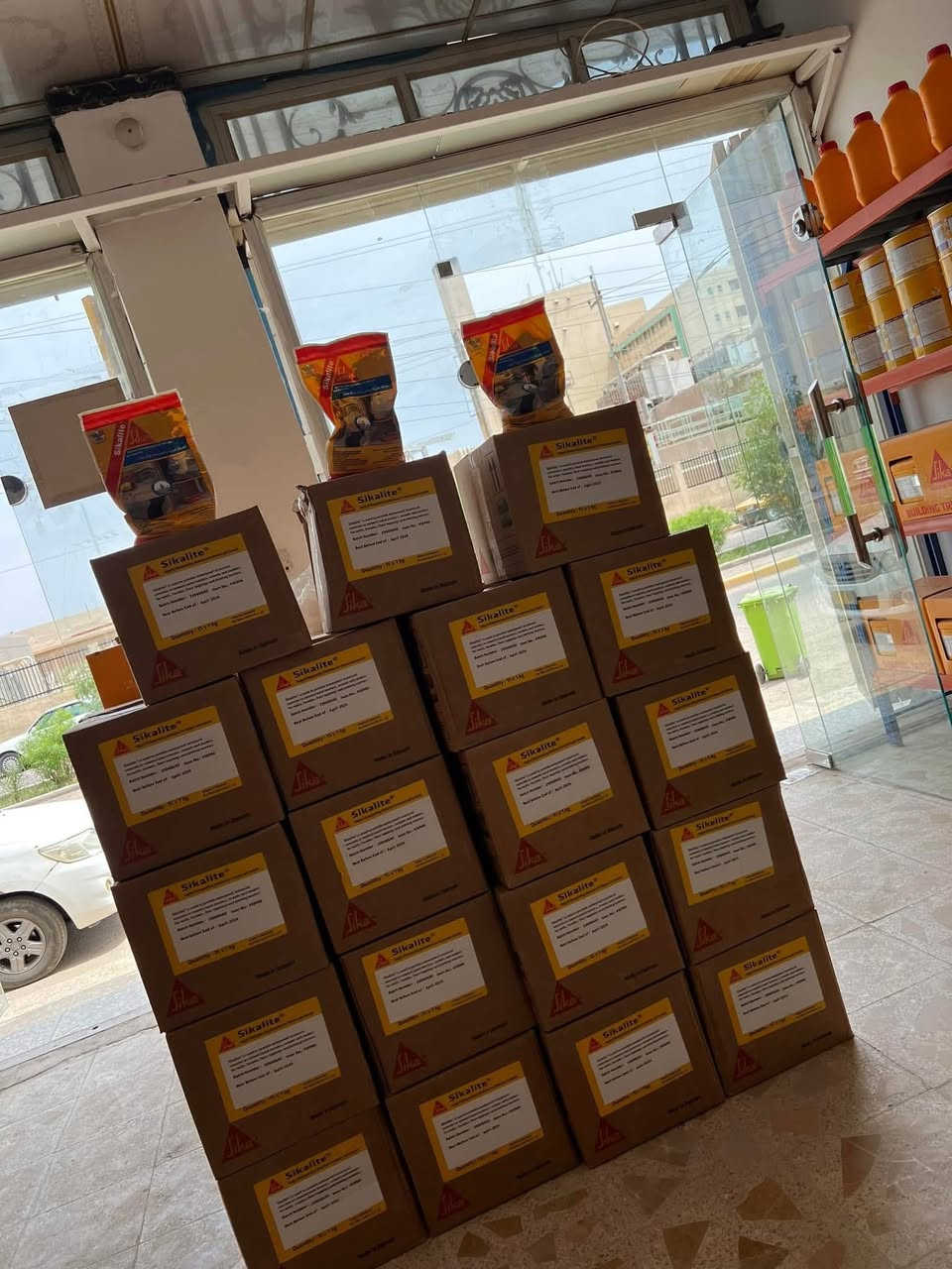 متوفر الان لدئ  #مكتب_إيبوكسي والبناءالحديث  Sikalite سيكا لايت . منشا سويسرا
هو إضافة لمونة الرمل و ألأسمنت لعمل مونة عازلة للمياه ومانعه للرطوبه والاملاح
للبخ الجدران الداخليه والاخارجيه  وللبخ البتلو من داخل والخارج ولبخ الواجهات ولبخ المنازل من داخل 
مناسبة لكافة أعمال العزل ضد المياه للأسطح المختلفة كالطابوق والبلوك و الخرسانة. لا تحتاج لأى معدات معقدة عند ألأستخدام..
العنوان // ميسان العمارة شارع سايدين مستشفى الصدر (قدس) مقابل الباب الخلفي للمستشفى الصدر  مجاور مختبر الجامعة قرب مرطبات افريقيا 
‏Ms.c civil engineering
***********
***********
#سيكا_شريكك_الامثل
