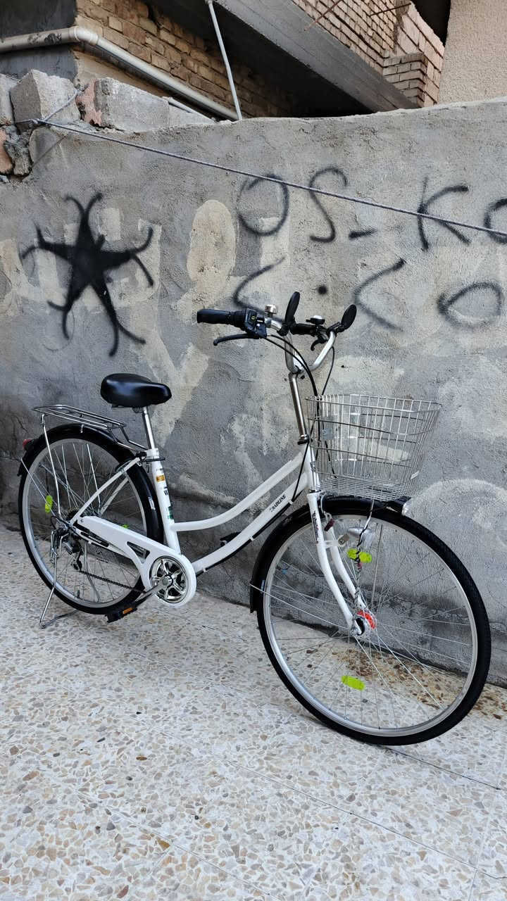 سلام عليكم 
للبيع بيسكل حجم 27 ياباني باله نضيف بل جيس 
ما مستعمل أبداً
موديل 2018 تايرات جوابه كله جديد 
كير حساس كله شغال
ربع دينار ما تصرف عليه شخط واحد مابي جديد لوك
السعر 140 قفل 
***********
