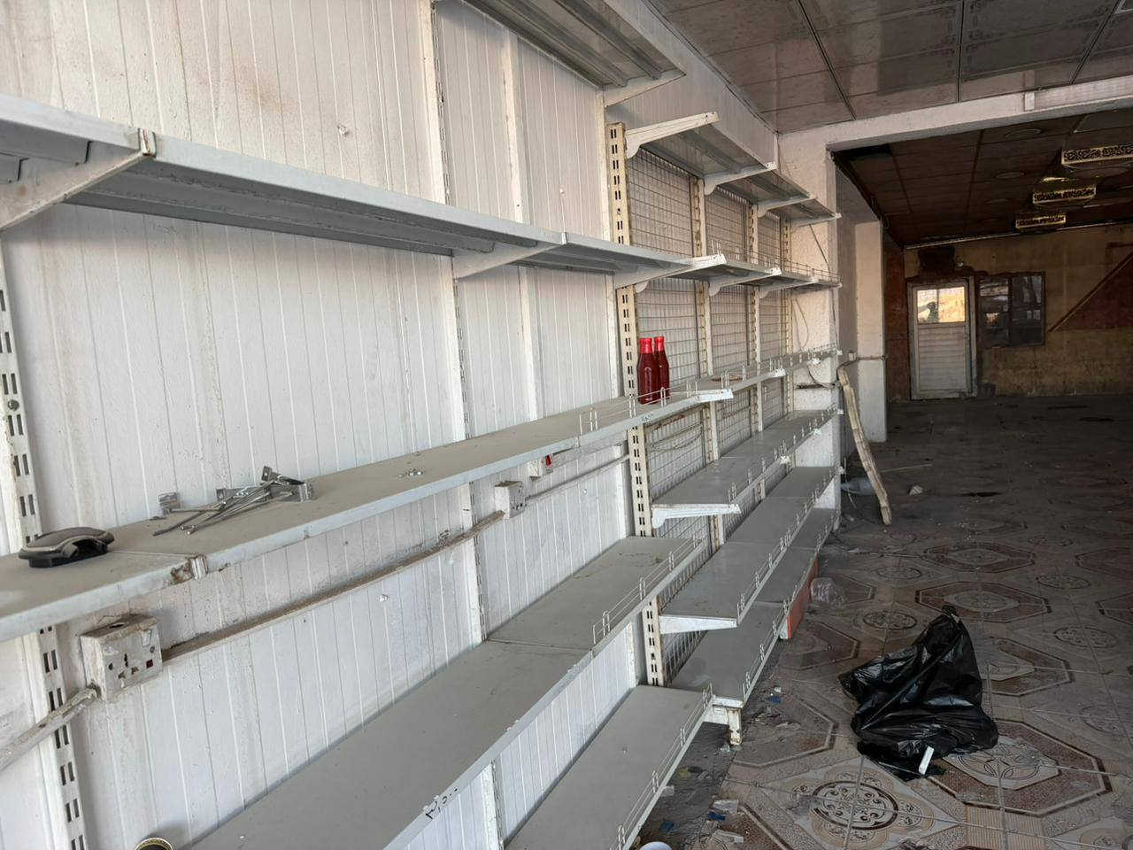 رفوف للبيع***********
