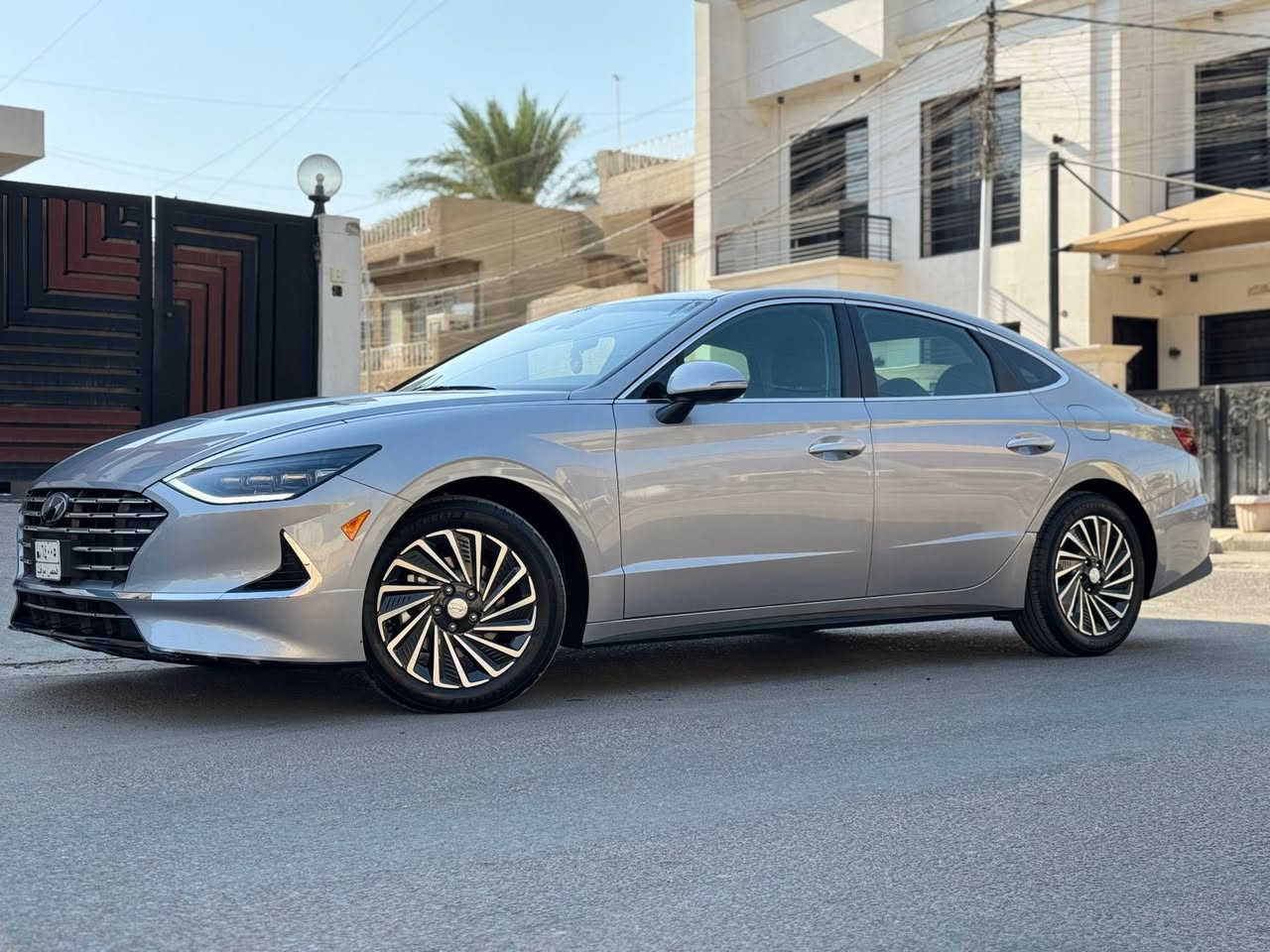 سوناتا هايبرد 2023 sel plus
محرك بانزين حجم 2000+ محرك الكهرباء
السيارة ماشيه ٩٠٠٠ ميل mile 
السيارة بدون ايرباك ( ايرباك سليم)
الحادث موضح بالصور قبغ جنطة وطرف الجاملغ

مواصفات السيارة :
بصمه تشغيل+بصمه ابواب
تشغيل عن بعد
رادار امامي
رادار خلفي[ نقطه عمياء]
تبريد شاشه
كشنات هيتر
تبريد قطعتين امامي خلفي
كشن سائق+ كشن راكب كهرباء
هاند بريك بصمه
اوتو هولد
٤ وضعيات قياده
سستم سماعات BOSE
نظام تحديد مسار
قياده شبه ذاتيه
شفتات بالستيرن
شاحن لاسلكي
لد امامي+لد خلفي+ لايت زينون
ويل كب حجم ١٧ هايبرد
شاشه+ كامره دواره
تحكمات ستيرن 
بجم كبس شركة 

المكان بغداد حي القاهرة شارع الضباط
تترقم بغداد او محافظات والرقم مجاني لان هايبرد

السعر ( 186 ورقة )

للاستفسار التواصل👇
 ***********
