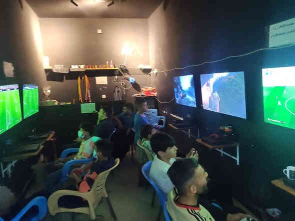 السلام عليكم ورحمة الله وبركاته 
من رخصة الادمن المحترم
قاعة للالعاب للبيع في الغزالية شارع البداله 
قرب سوق المائده 
مقابل ثانوية دار السلام ومدرسة صنعاء
للإستفسار 
*********** 
واتساب
