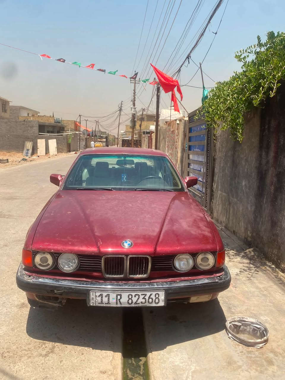 السلام عليكم بيأم 7٣٥ رقم بغداد إنكليزي تخم تاير حداديه جديده سياره جديده خير من الله العنوان بغداد  السعر 38بيهه مجال رقم ***********
