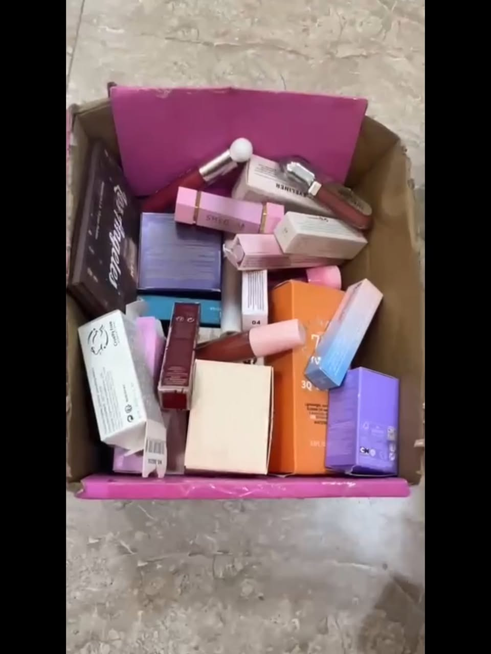 بوكس مكياج كوري وشيكلام اصلي شرط الفحص يحتوي البوكس اكثر من ٣٠ قطعه ب٤٥ الف


**إذا كنت صاحب هذا الإعلان وتريد حذفه لأي سبب، رجاءا أرسل رسالة إلى الدعم الفني**