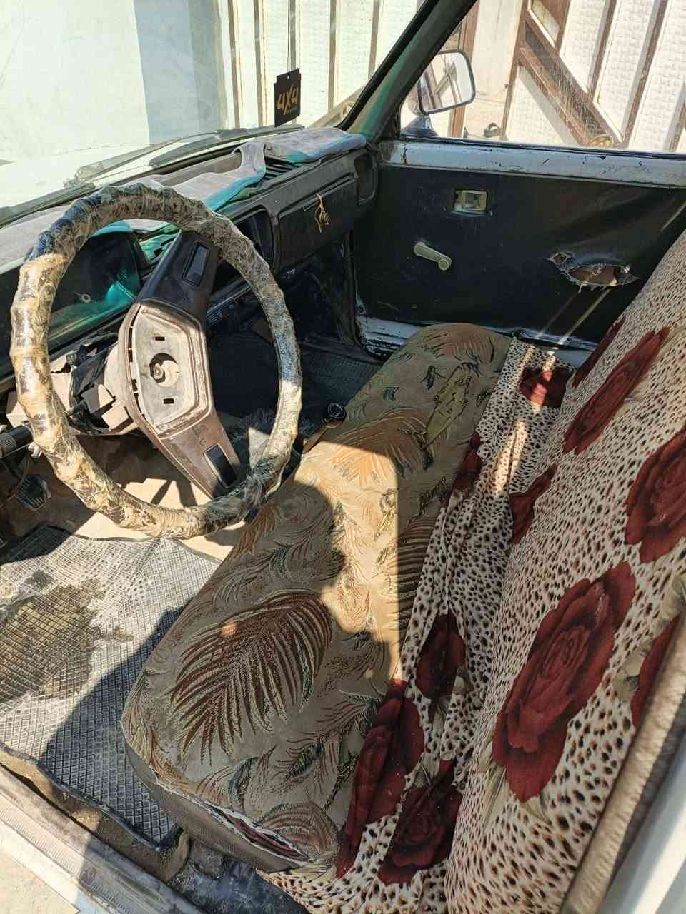 السلام عليكم بيكم تيوتا ٨٢
كير مكينه شرط 
شرط التحويل 
كربون موجود 
تايرات نضاف 
فرشه جديده
السعر 26
بي مجال 
***********
بي واتساب
