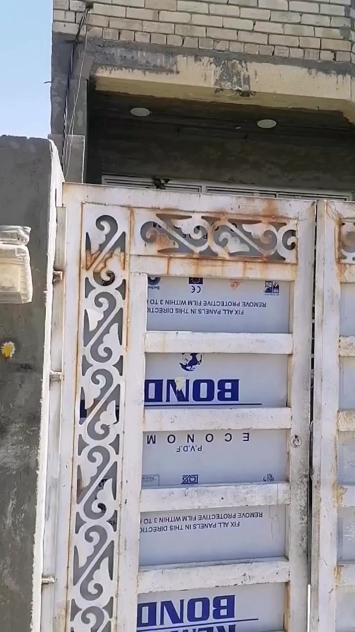 بيت للبيع المساحة ٢٠٠ البناء ١٤٠ العنوان حي دجله للاستفسار الاتصال على ***********
