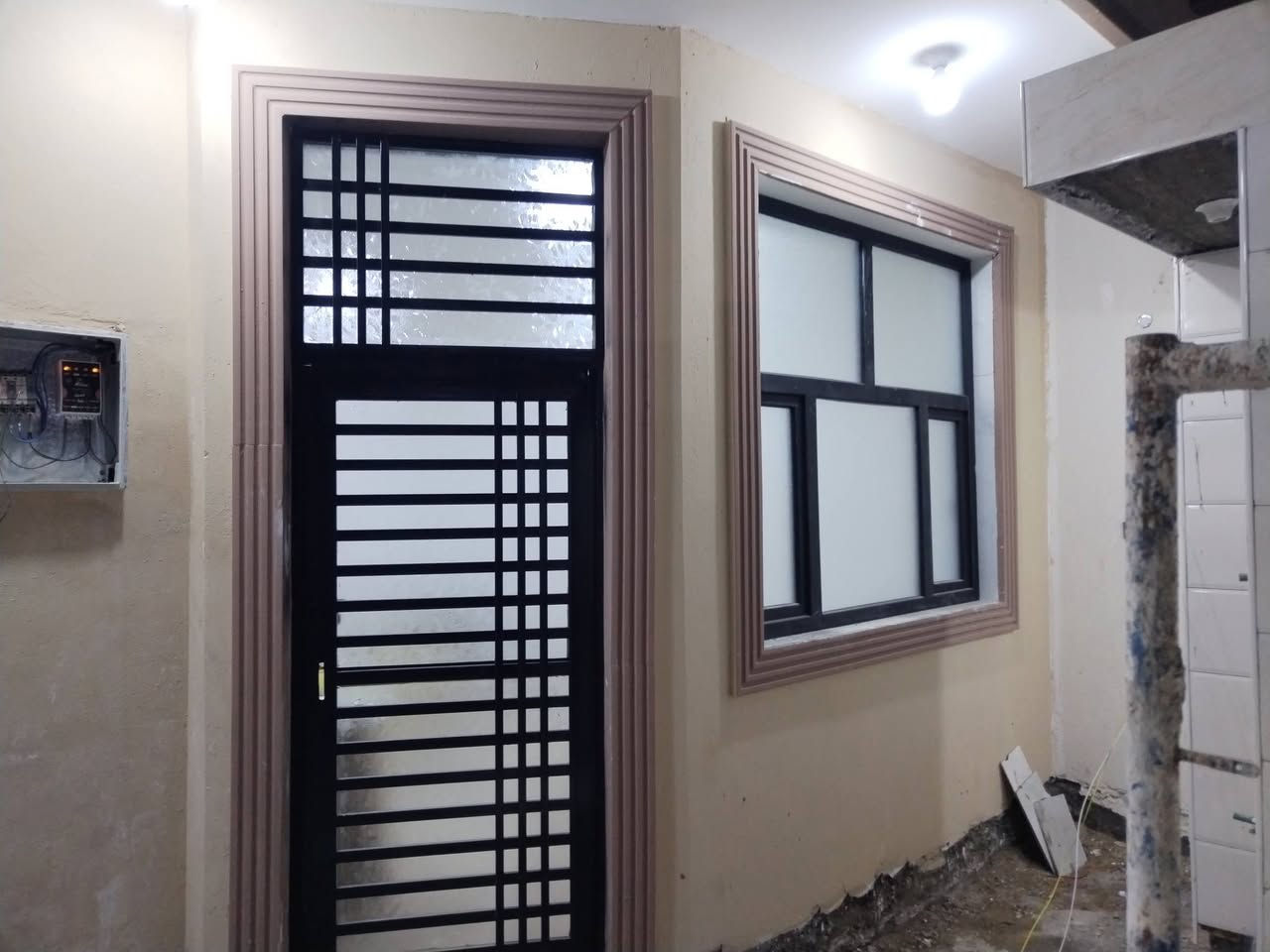 للبيع 
بيتين للبيع حي التجار ركن موقع حلو✅
كبال ال١٧٢ شارع ١٢م يبعدن ٦ بيوت عن الطابو
 شارع ال٢٠ من يم جعفر ال موسى 
ومن يم علاء عبدالله 
............................................... 
1_الاول طابق واحد ركن
غرفتين وصالة ومطبخ واستقبال
وطارمة وصحيات داخلية وخارجية
وجه 10 نزال 15
................................................. 
2_الثاني طابقين
جوة غرفة وصالة ومطبخ واستقبال
وطارمة وصحيات داخلية وخارجية
الفوك غرفتين وصحيات وصالة
وجه 10نزال 15
................................................ 
بناء درجة اولى طابوك وصب كونكريت
مواد كلة درجة اولى شغل واحد على واحد
بيبان حديد كله تفصال / شبابيك pvc

للاستفسار 
*********** 
*********** واتس اب
