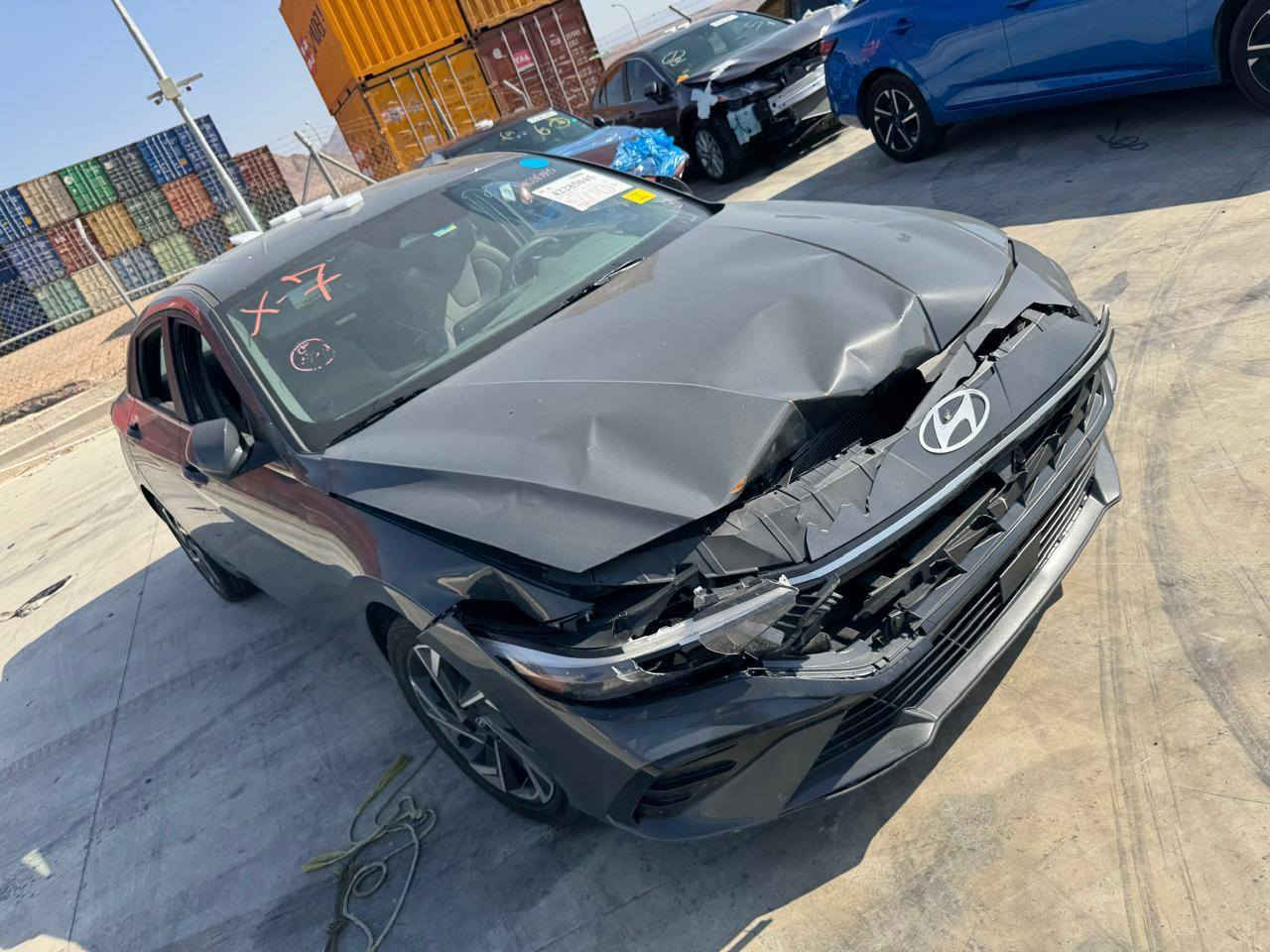 سلام عليكم الانترا موديل 2024 فول مواصفات حادث بس خشم البنيد و شبر بل جاملغ بارد سياره جديده ما ماشيه السعر 170  الرقم‏‪0771 867 6519
