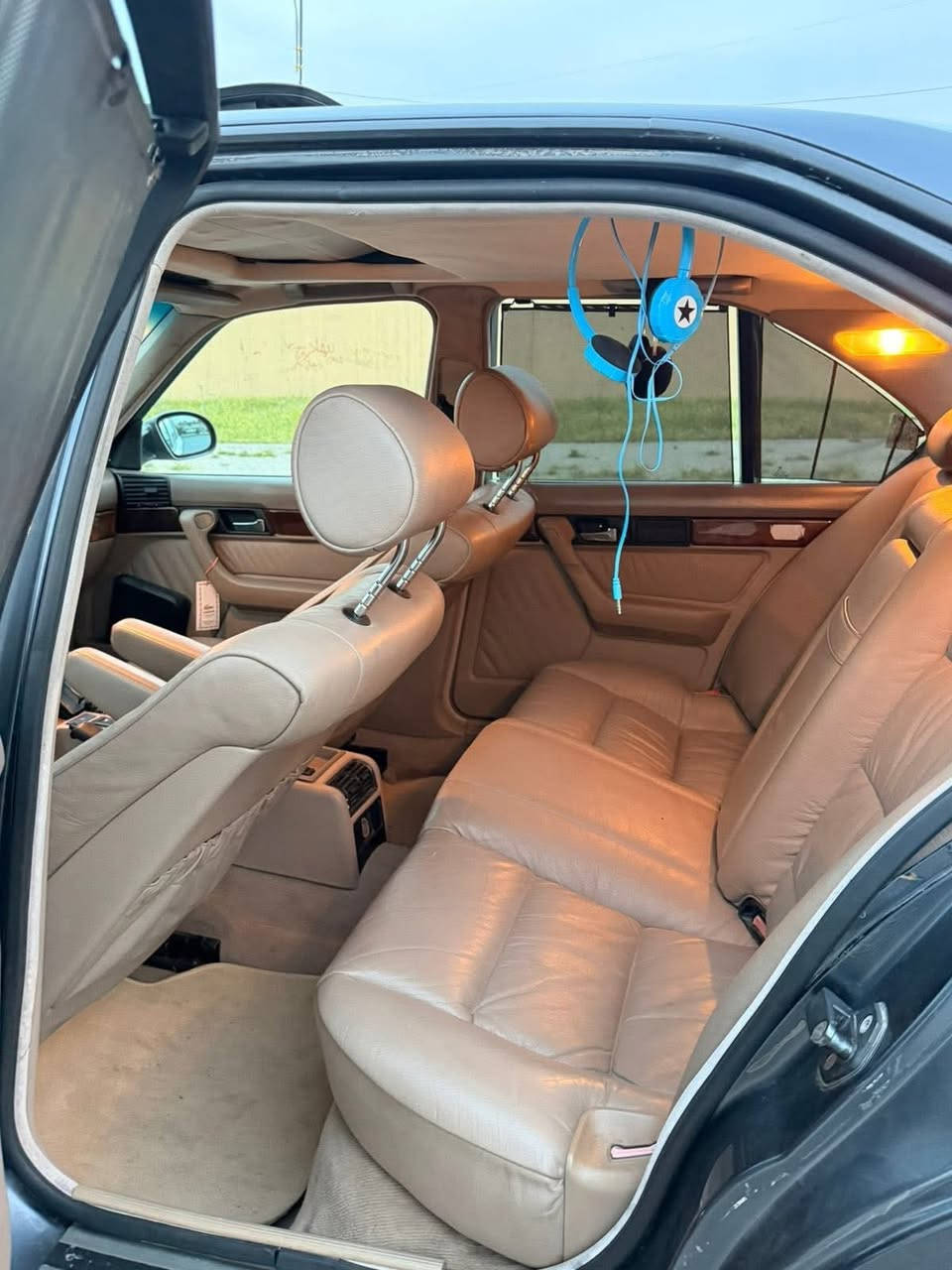 Bmw 1994 
540🦅📦🇰🇿
سيارة مكفولة فول فول مواصفات فول رياصي فول ئيم فايف تلفون شغال سبير مانزل 📦📦
***********
