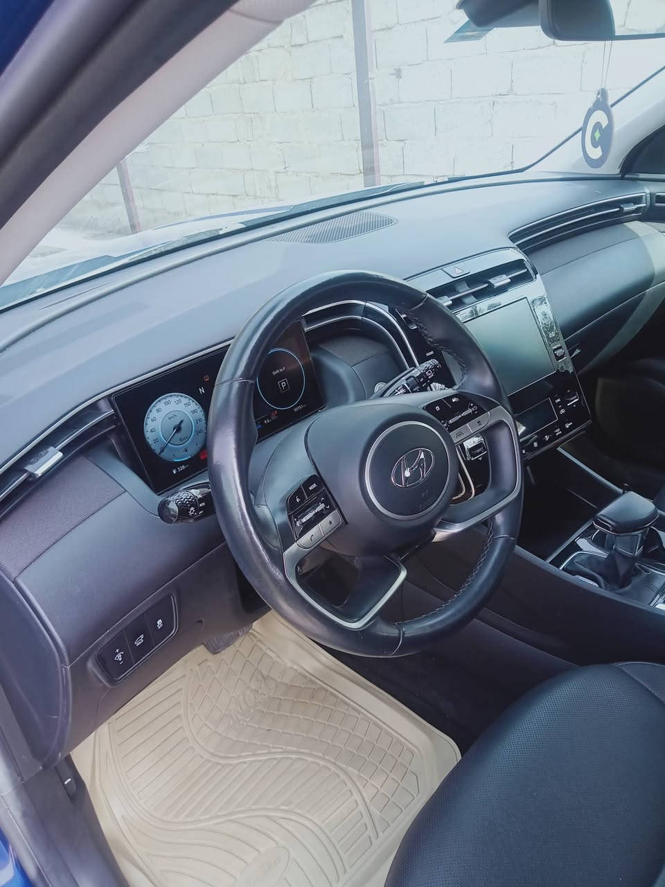 موديل 23 فول فتحه سقف حادث بارد بالجنطه ماشيه 34 السعر 205 عنوان بغداد ابو غريب ***********
