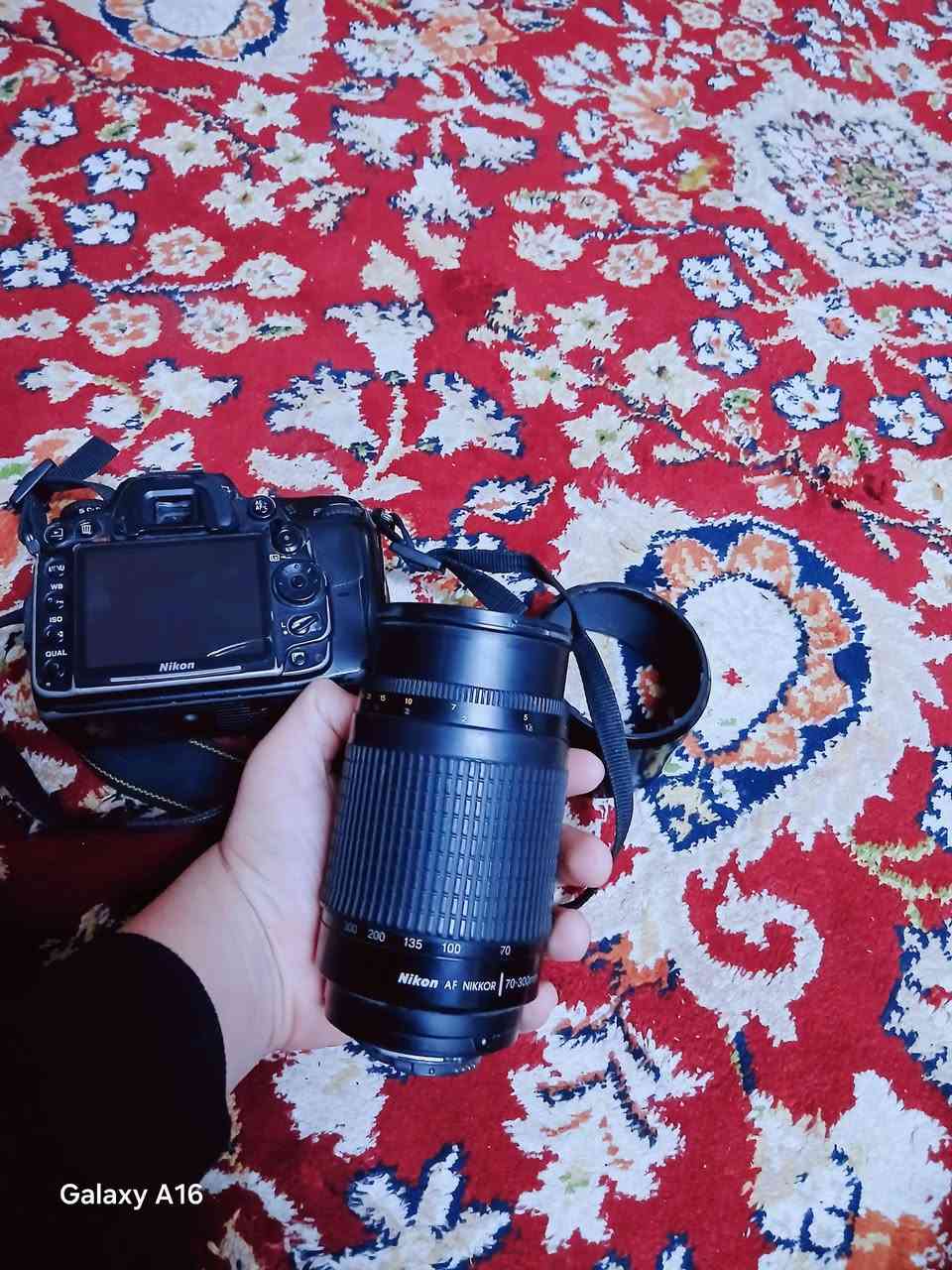 سلام عليكم
كامره نيكون للبيع  d7000
مالحقاته  شاحنه+ بطاريه +حزام كتف + رام32
سعره.   ٣٥٠
***********
مكاني بغداد  توصيل موجود
