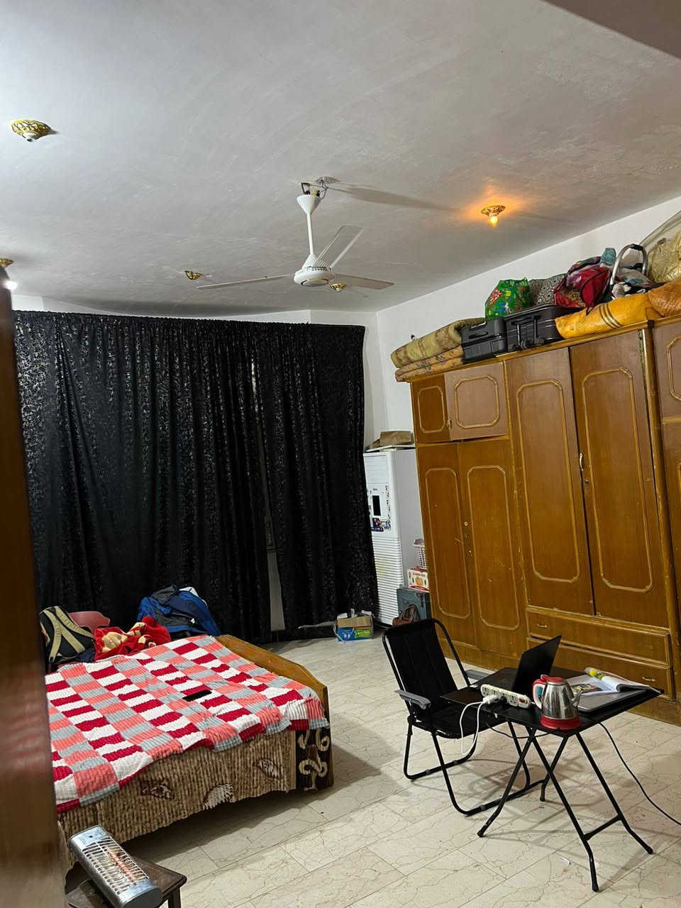 بيت للبيع مساحه 150 متر البناء طابوق طابقين يحتوي على اربعه غرف نوم وستقبال وصاله ومطبخ وحمام وصحيات داخليه وخارجيه ومناور جنس العقار طابو ملك صرف زراعي سند 25 ابسم عراقي العنوان التالي البصره الجزيره الثانيه الفيروزيه الجسر الثاني للاستفسار تواصلو معنا عبر الواتساب *********** البصرة, العراق
