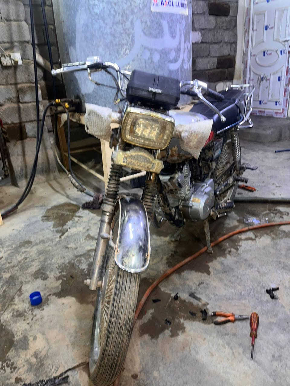 السلام عليكم تايگر 20
محرك مفتوح مره وحده لا صرف ولادخن شلعه و معدل خير من الله 
السعر 380 وبي مجال
***********
