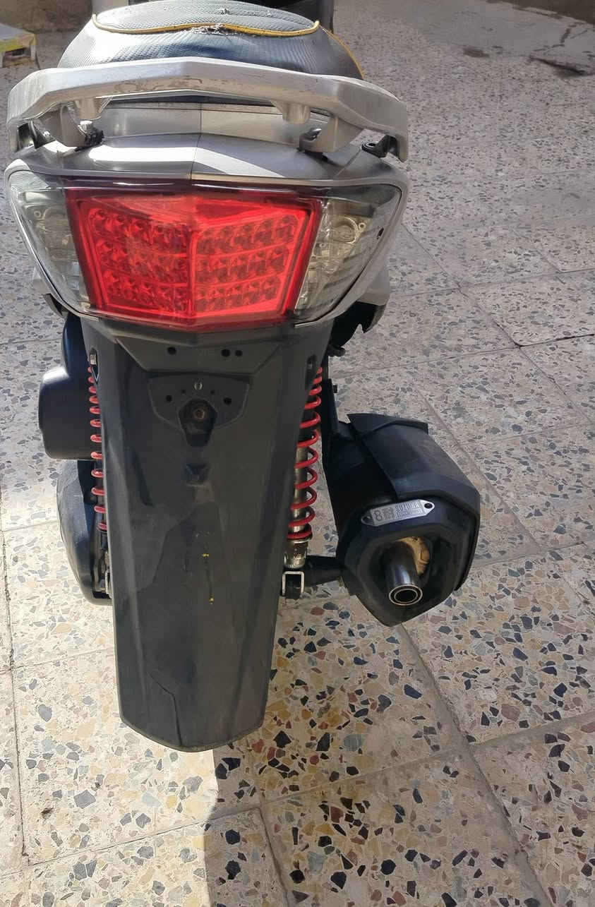 السلام عليكم
سكنس للبيع نوزل الدراجه نظيفه مال رمبه كهربائيات الكل شغال 
الدراجه مامتعوبه السعر 900بيها مجال بغداد مدينه الصدر 
رقم الهاتف ***********
