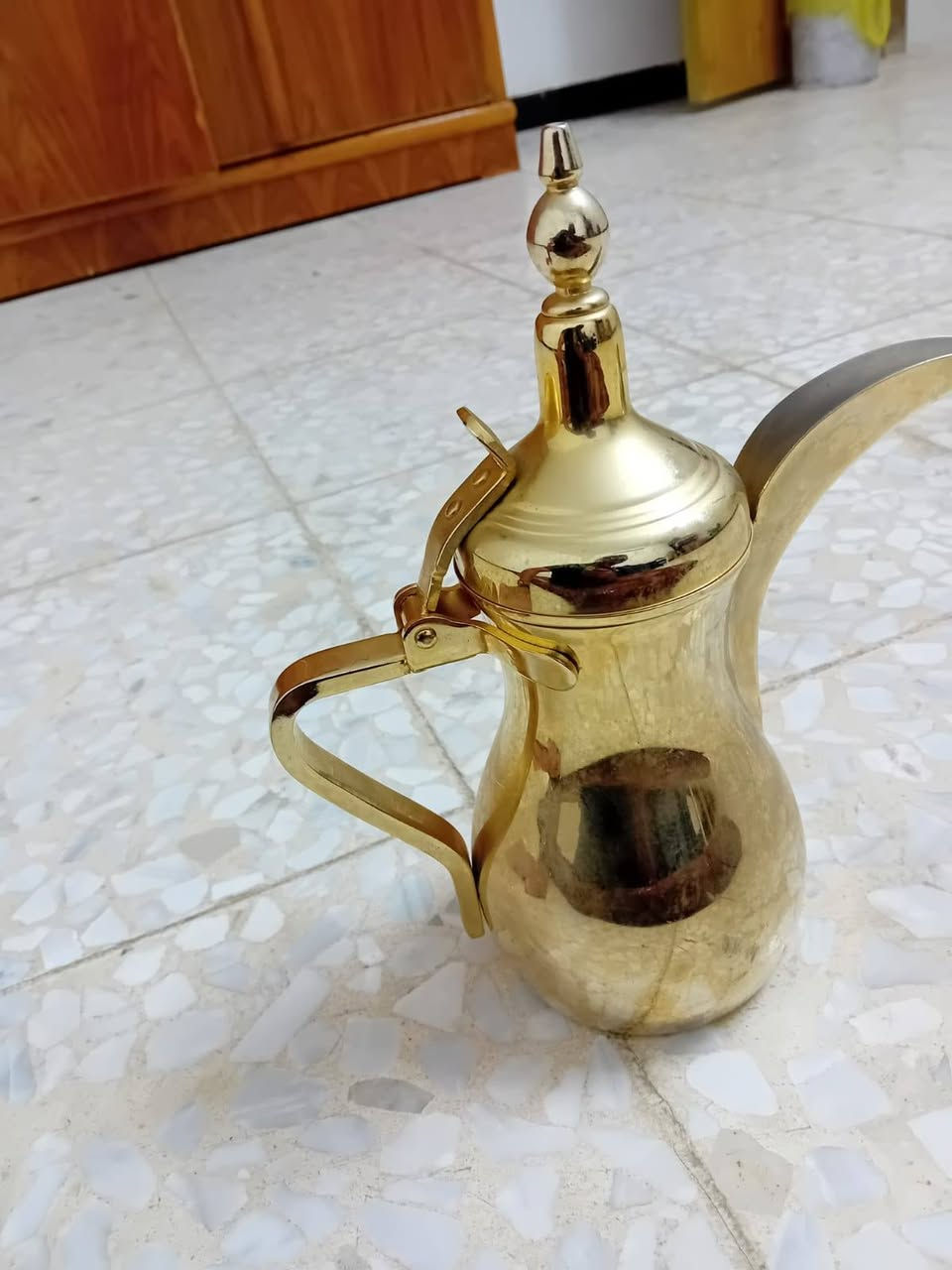 دلة مختم السيف 
ارتفاع 30تقريبا 
يتوفر توصيل


**إذا كنت صاحب هذا الإعلان وتريد حذفه لأي سبب، رجاءا أرسل رسالة إلى الدعم الفني**