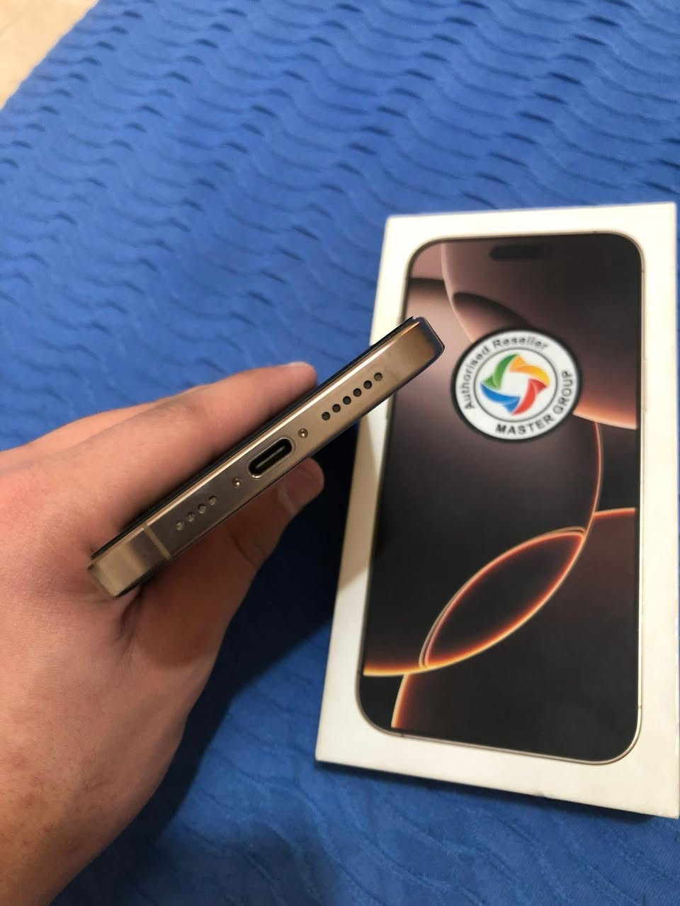 16 برو ماكس تيتانيوم صحراوي ذاكره 256
بطاريه 91 نظافة 100 ضمان ماستر ملحقاته كاملة وجديد لاصق شاشه وحافظه تحديث آخر إصدار 
سعر مليون 275 الف 🔐 
………………..
مكاني سيديه *********** واتساب
