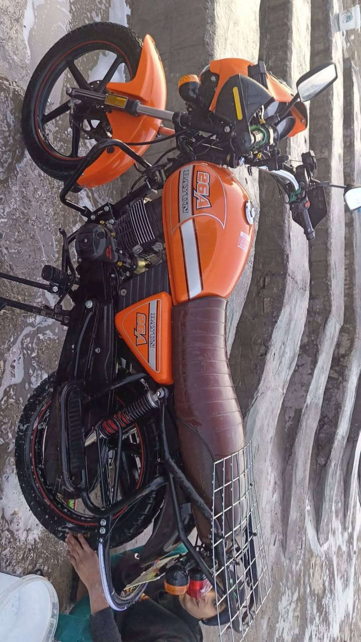 سلام عليكم دراجه دايون مرقم موديل 23 نهايته نازله 24 دراجه خير من الله مكينه 200 للبيع السعر 2200 وبيهه مجال بصيط شراي يجي خاص ا و يتصل ع رقم ***********
