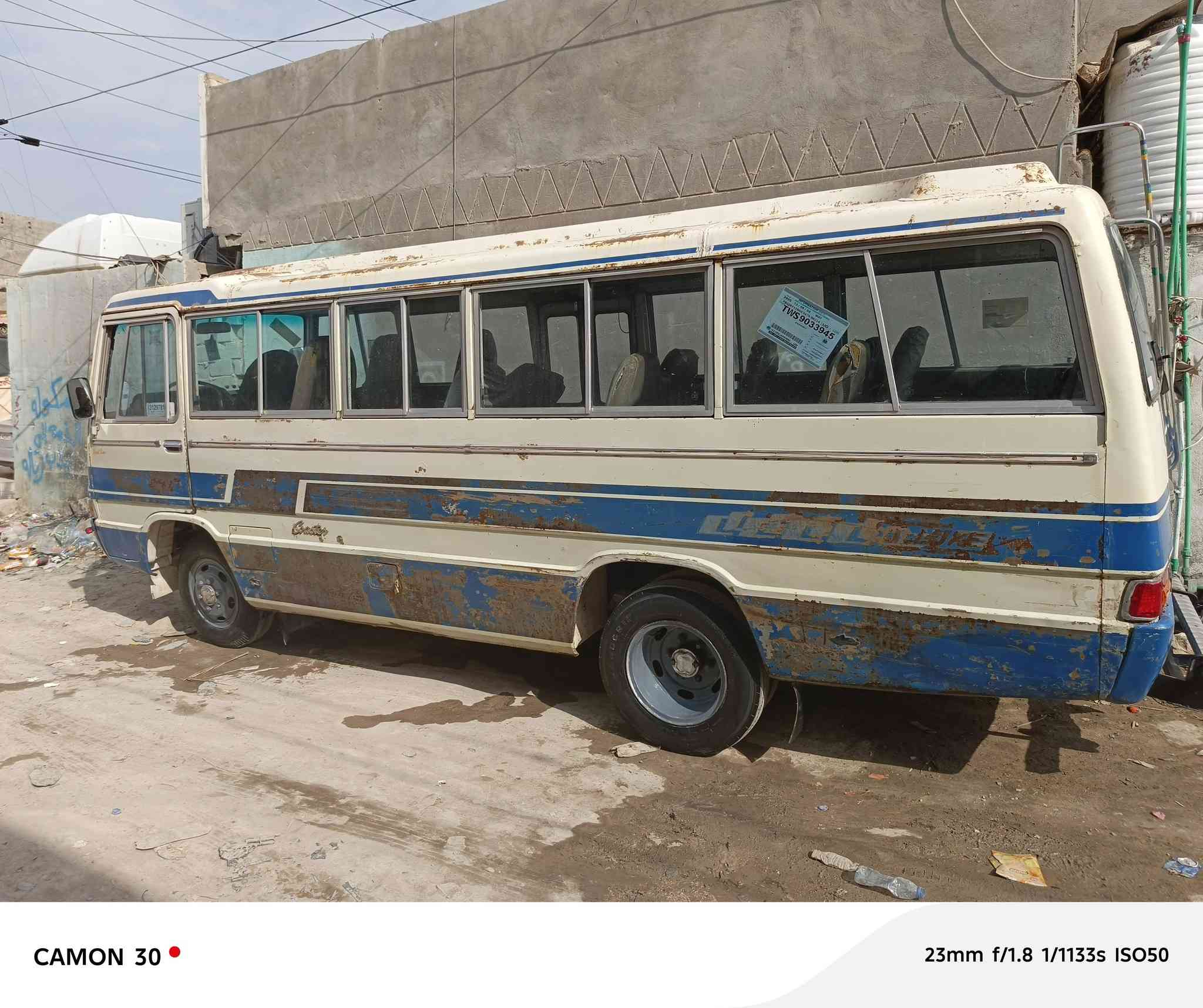 السلام عليكم للبيع كوستر نضيفه كلش ع وضع الشركه بلادي كلها شغاله اشاير صطاب لايت تدفئه شغاله الفان كيجات كلها شغاله مسجل سماعات زراكه ماي ماسحات فول رقم بابل الماني تريد تحويل وكاله خادم مكان حله مركز سياره تريد بس دوشمه ومكينه خيط بخار بدون خياس ولا ضربه لسعر 7 بيها مجال *********** تصل وخادم
