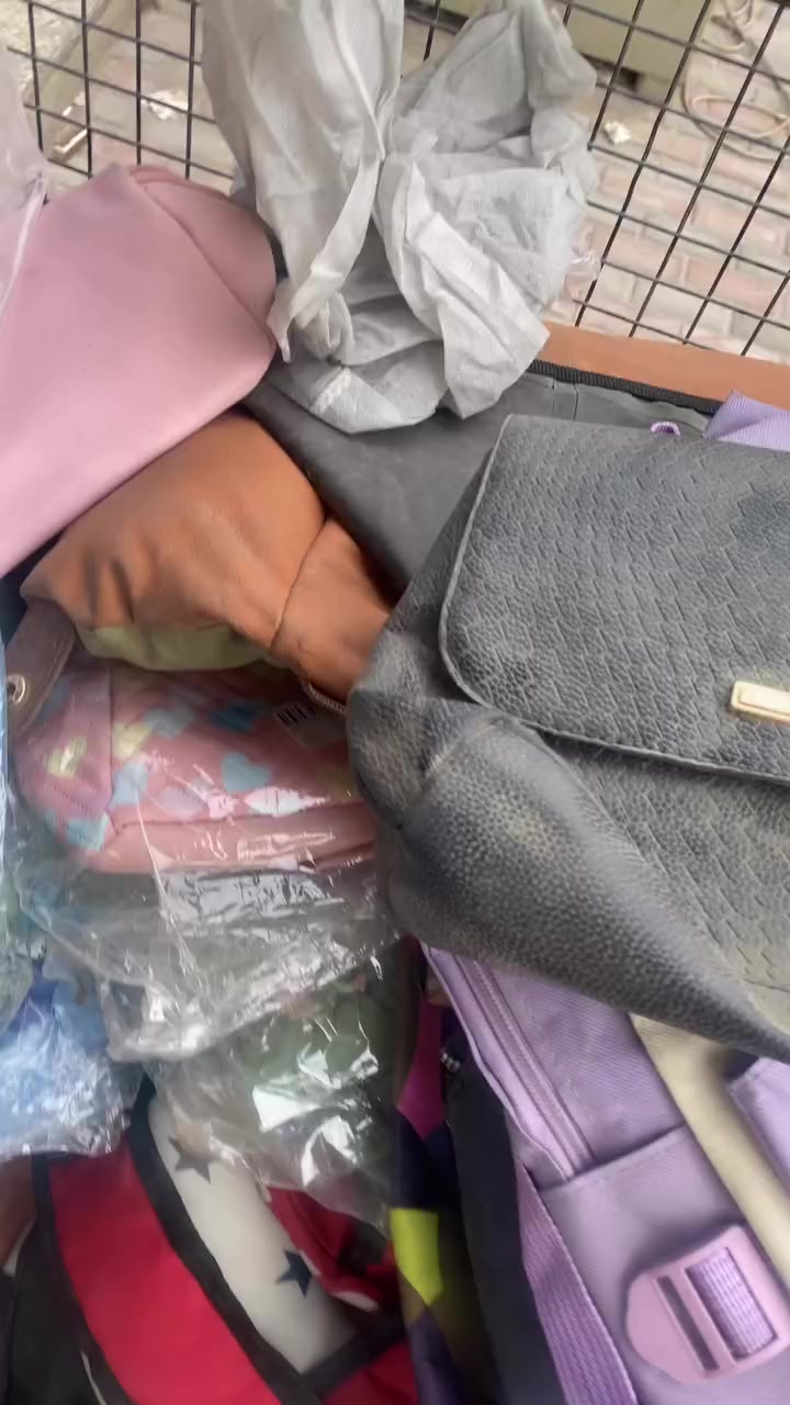 شلعة  جنطة
متوفر. كمية اشكالهم بل فديو 
للبيع كل كمية


**إذا كنت صاحب هذا الإعلان وتريد حذفه لأي سبب، رجاءا أرسل رسالة إلى الدعم الفني**