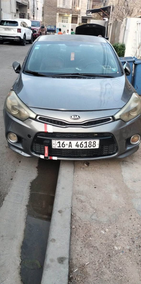فورتي كوبيه ٢٠١٥ تك باب 
امريكي حادثها جاملغ عكس سايق و شبر من البنيد حادث خفيف  بدون ايرباك 
فقط القطعتين ذني بيهن صبغ الباقي كلين 
السيارة فول موصافات عدا الفتحة ، مكينة ٢٠٠٠GDI المكينة مفتوحة ، والگير بلادي 

السيارة بيها منظومة تبريد كاملة جديدة من الكومبريسر للراديتر تبريدها فول الفول 
رقم انكليزي 

موصفات / 
مري شفط 
تحكمات سترين
تشغيل عن بعد  
كروز سرعه 
شاشة لمس 
كاميرا خلفيه 
اشاير بل مري 
حساس صغط اطارات 
كشنات جلد ماروني 
السيارة داخلها نضيف وجديد 
الكشر مثل ما وضحت قطعتين صبغ والباقي كلين فقط ملاحظات  بلكشر ، 
سعرها 80 ورقة وبيها مجال بسيط حگ الجية 
رقم قادسية اننكلللييزيي ( دولي ) 
عنواني بغداد / السيدية 
رقم تلفون : ***********
للتواصل واتساب و رصيد 
ان شاء الله غطيت كل التفاصيل والي عنده استفسار يتصل على الرقم تحياتي للجميع بغداد, العراق
