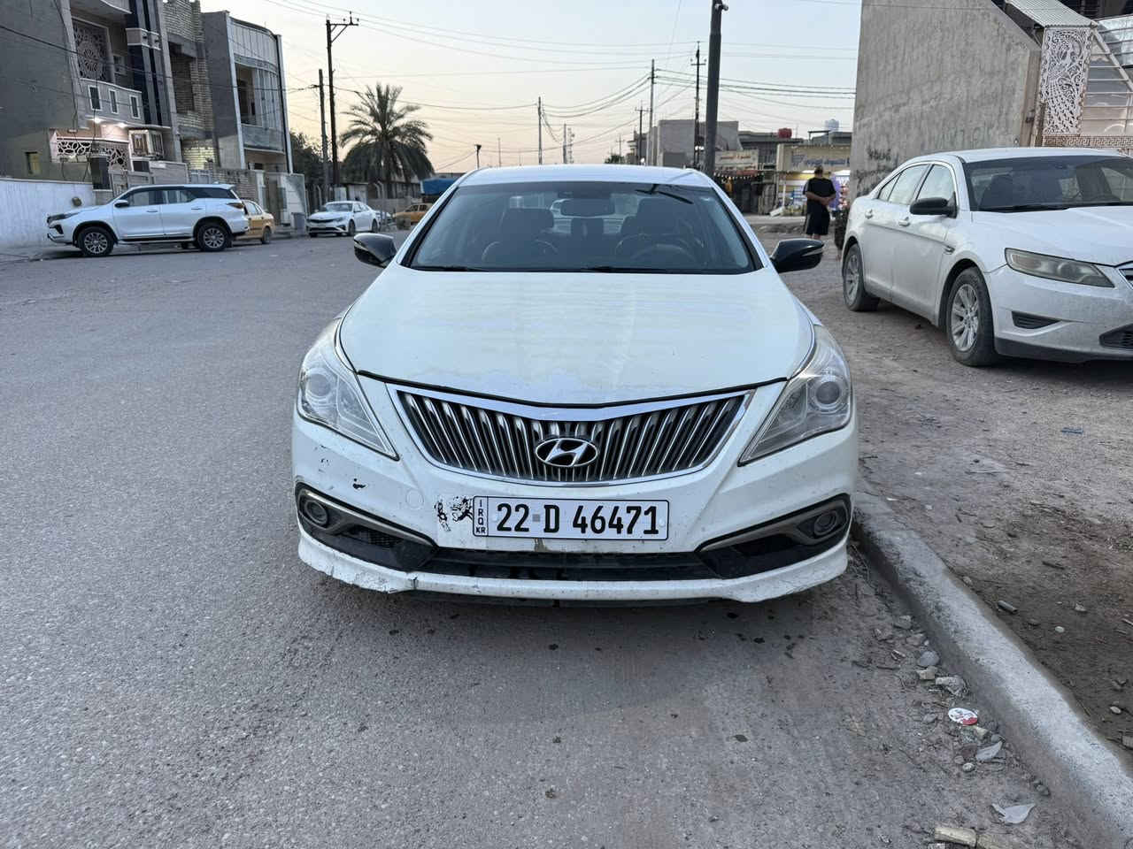 ازيرا موديل 2015 للبيع
فول مواصفات باستثناء فتحة السقف
المكينة 6 سلندر 3300 
بصمة تشغيل
بصمة ابواب
كشنات جلد تدفئة وتبريد 
قطعتين تبريد 
مري شفط
كاميرة خلفية
حساس ولدات امامي وخلفي 
ويل كب 19 كروم
سيارة نشطة جدا گير ومحرك مكفولات من الفتح
رقم انكليزي اربيل وهزة قبل شهر سويهتهه باسمي، يعني تحويل مباشر.
ماشية 113 الف، وبيها ثلاثة قطع صبغ البنيد والجاملغ وباب السايق، ونفس القطع صبغهن شويه جارد ومحسوب حساب تجديد صبغهن بالسعر
تبريد ماشاءالله، حدادية وتايرات كله جديد
سعرها  النهائي النهائي 110، مكانها بغداد الدورة وهذا تليفوني لإي استفسار
***********
