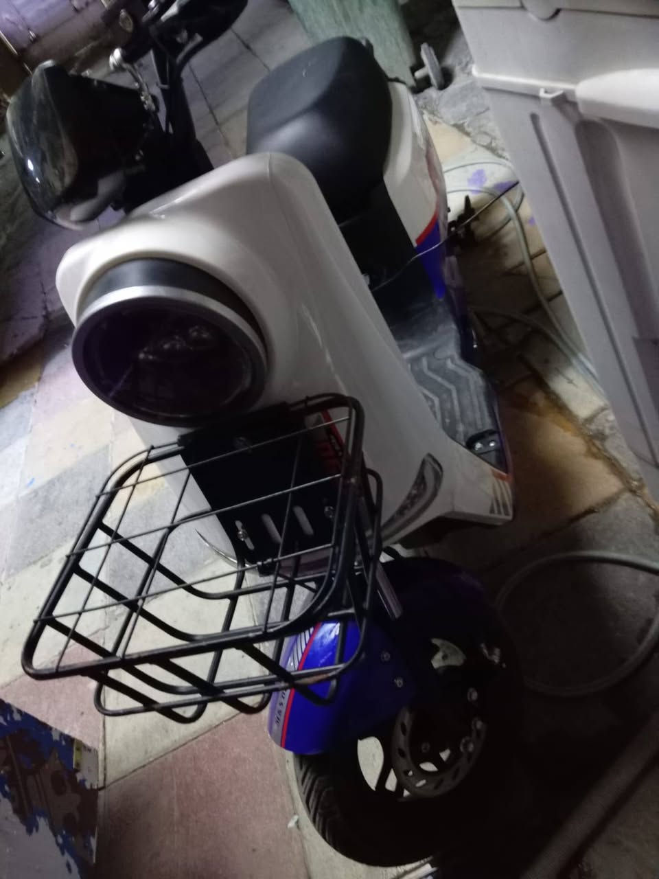 السلام عليكم عندي هاي دراجه شحن للبيع استعماله شهر واحد كلها جديده  ***********
