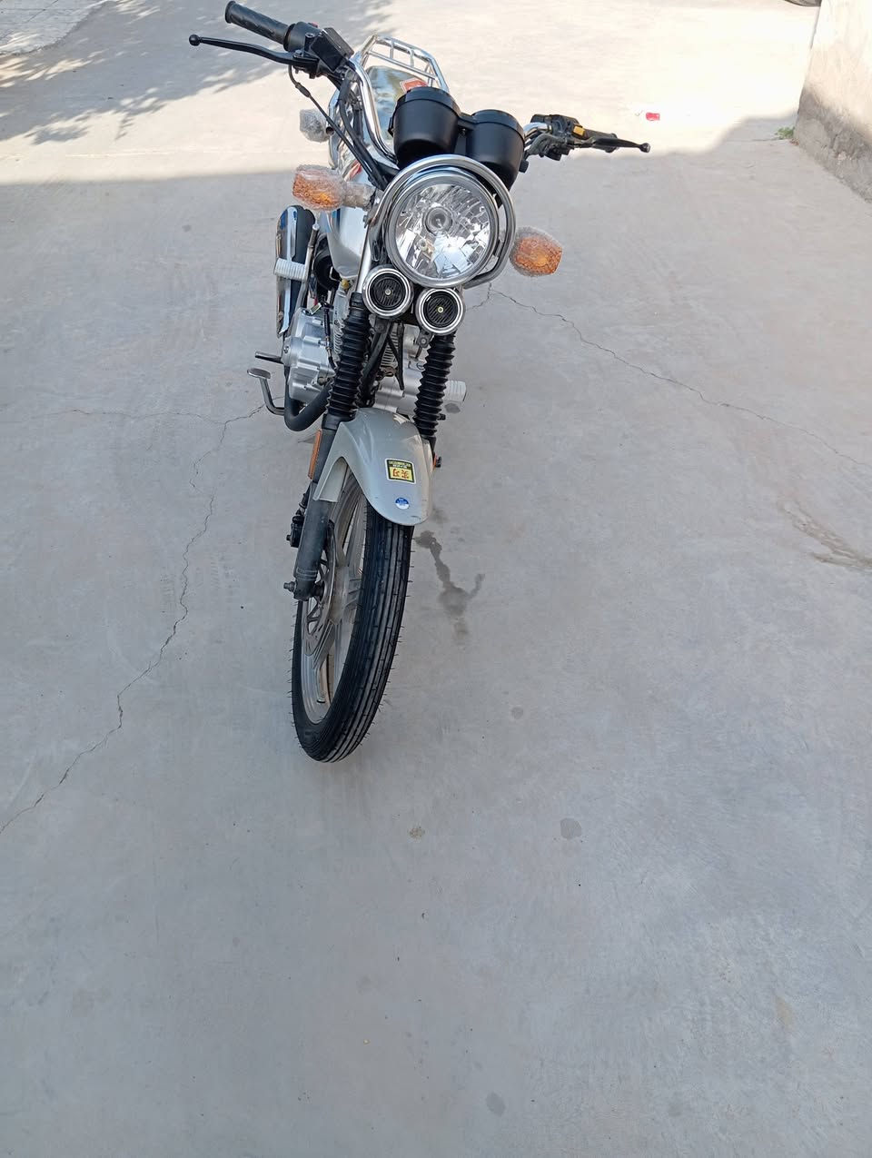 السلام عليكم دايوان عظم للبيع جديد موديل 2020
اوراق اصولي السعر مليون وبيه مجال بصيط 
***********
