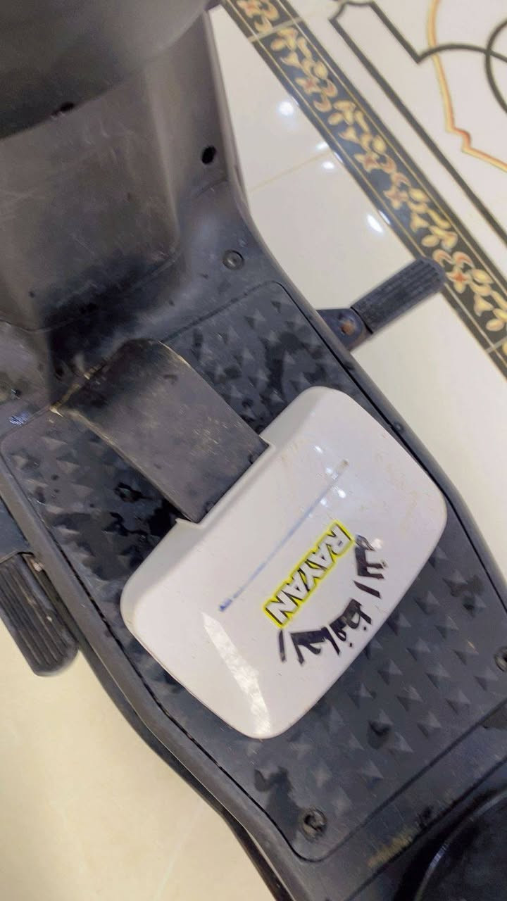 السلام عليكم دراجه شحن للبيع دراجه حلوه ونظيفه بيع مستعجل*********** مكان ناصريه اتصل وبيك خير تدلل الموشراي لا ينتصل هذا الرقم الثاني بالواتساب *********** بس هذا اللي بالصوره مكسور
