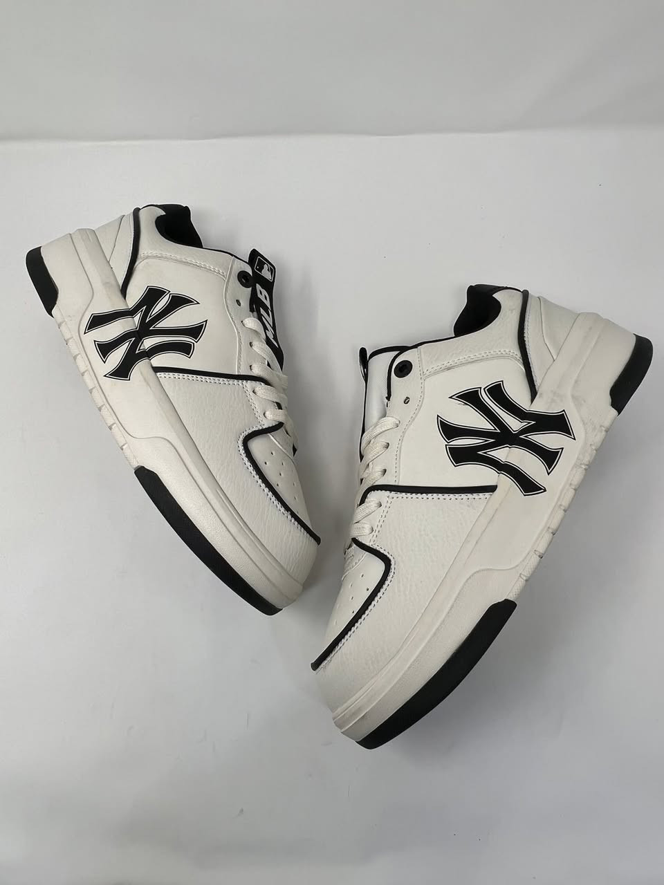 عيني عرض خاص مال ليل بلعافيه عل ياخذه
لاسكارس ماركة فرنسية قياسه ٤٣ القدم ٢٧ ونص فقط بسعر 20 الف قفل بدون توصيل 
توصيل بغداد 5 محافضات 6


**إذا كنت صاحب هذا الإعلان وتريد حذفه لأي سبب، رجاءا أرسل رسالة إلى الدعم الفني**