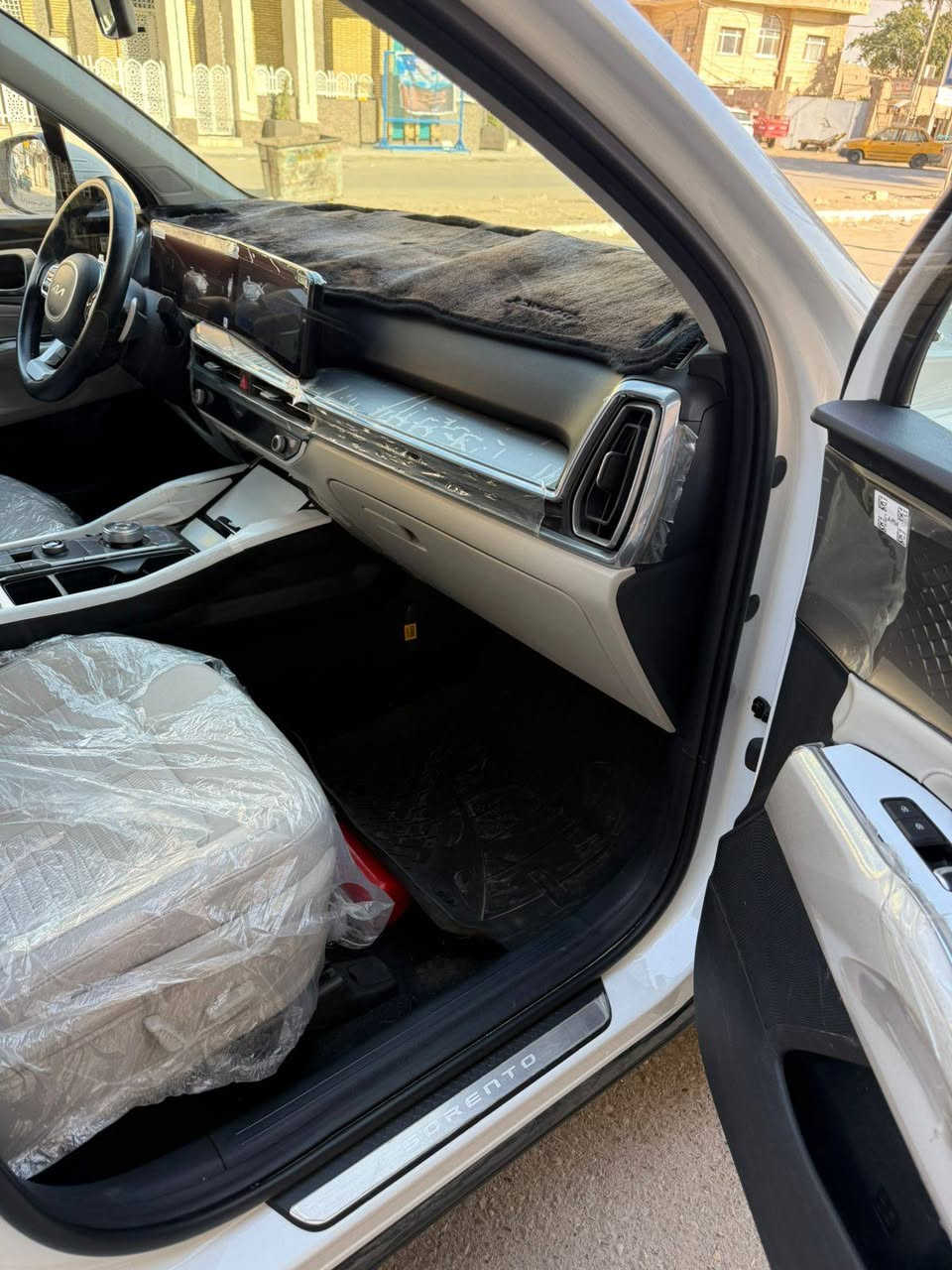 السلام عليكم سورنتو موديل 24 خليجي مكفولة ضمان الشركه الدولية
محرك 6سلندر 
ماشيه19
ويل 20
رقم بغداد الجديد بأسمي 
مكان السيارة بغداد 
السعر 315 بيها مجال 
الاستفسار ***********
