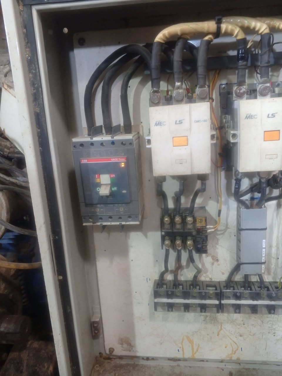 سلام عليكم سيطره ماطور  اتزكام جديد ما مستخدم ايشغل ماطور 100حصان إلى 150 حصان
السعر خاص الاستفسار اتصل على الرقم 
‏‪***********‬‏
