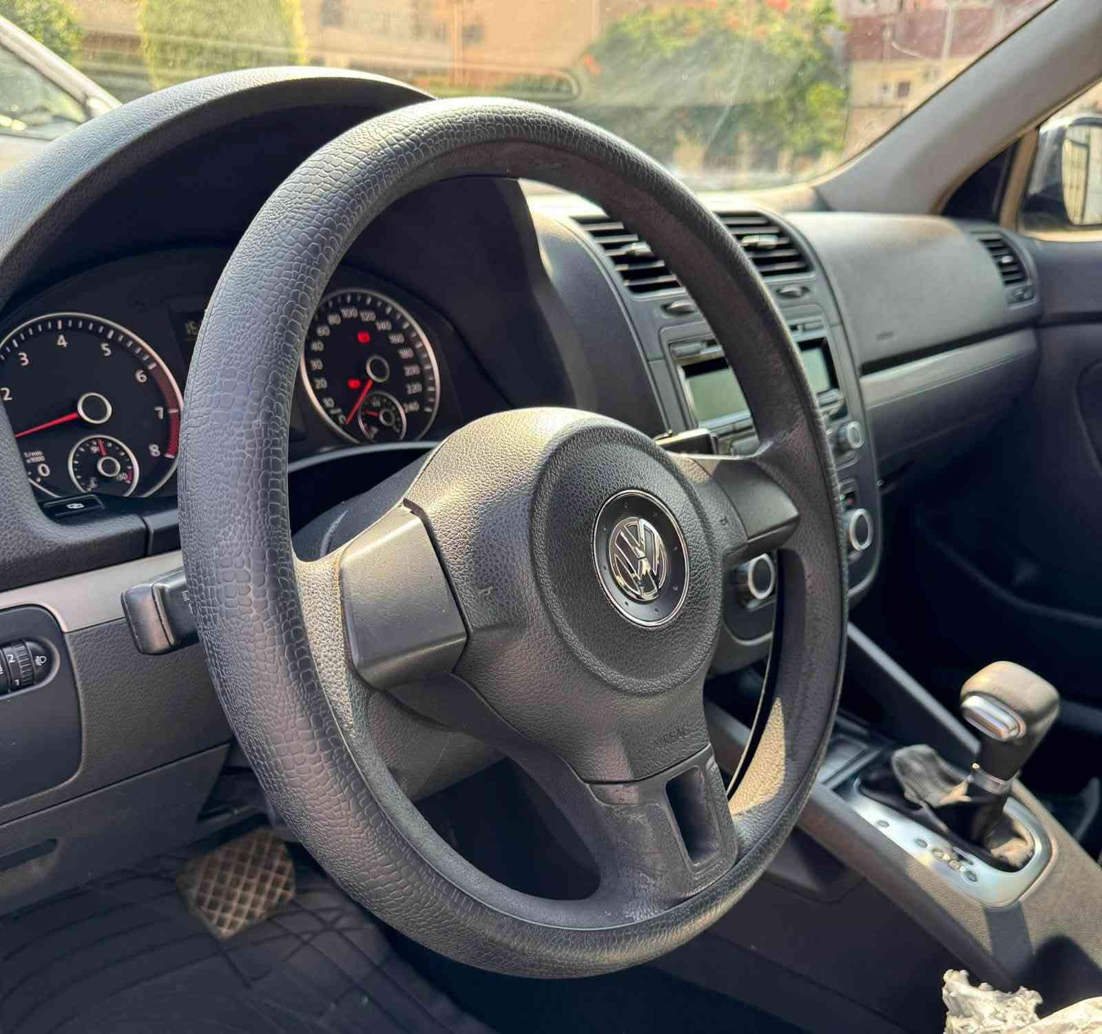 VW Jetta 2011
فبريكا بالكامل بره وجوه
 (بدون دهانات )
عداد 200 km 
صيانات توكيل بالفواتير 
من اول مالك من الزيرو 
رخصه سنه 
لا تحتاج مصروف 
بحاله الزيرو بكياس المصنع
كتالوجات مفتاح اسبير لم يستخدم
للتواصل/ 01030443503


**إذا كنت صاحب هذا الإعلان وتريد حذفه لأي سبب، رجاءا أرسل رسالة إلى الدعم الفني**