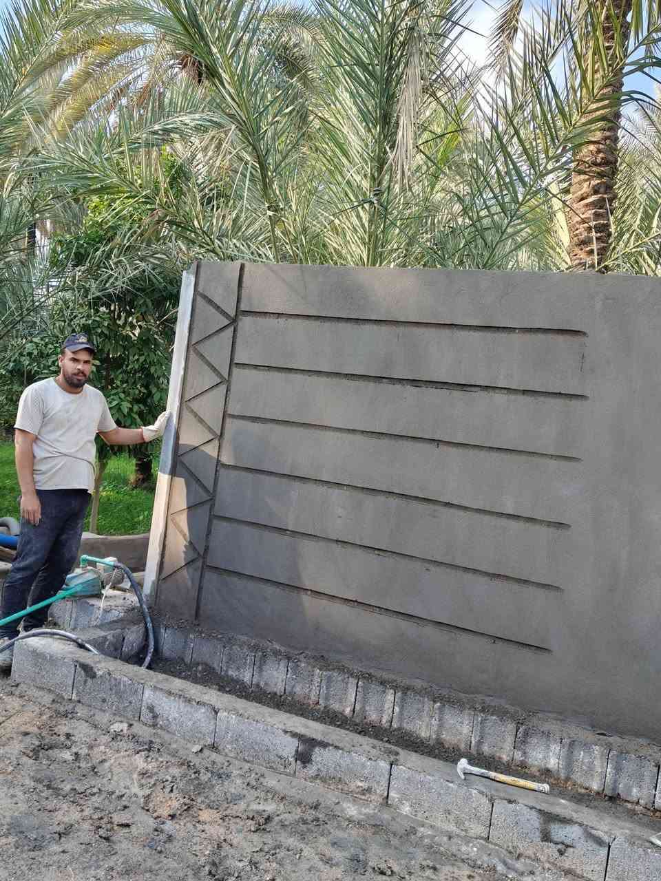 السلام عليكم خلفه لبخ اسمنت جراره لط سقل نثر جص شغل درجة اولئ متفرغ حاليا وهذا رقمي ***********
