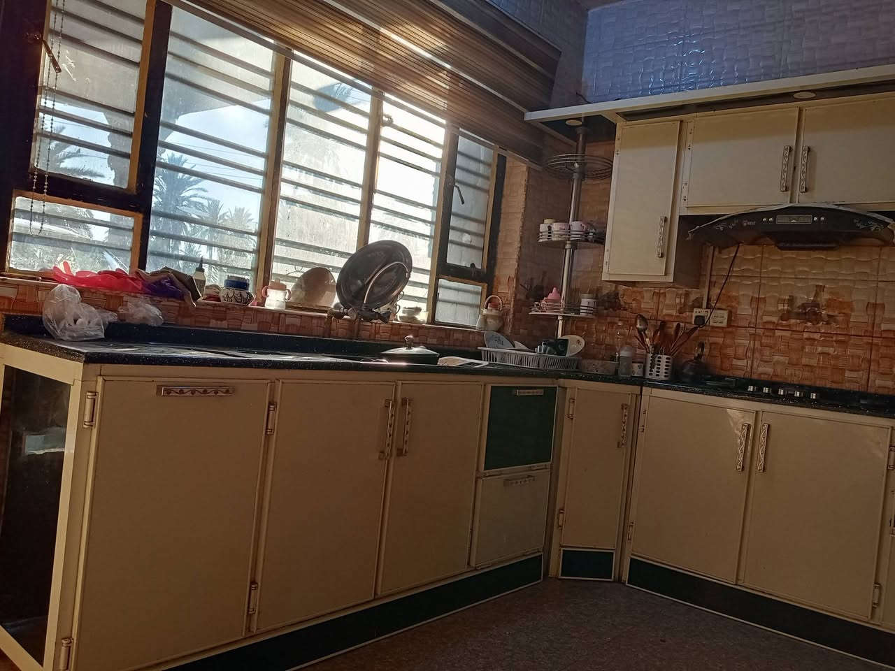 كاونتر مستعمل السعر مليون 
للتواصل ***********
