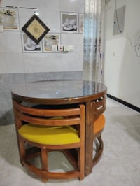 ديوان ١٠ مقاعد للبيع   وميز طعام +كراسي  مكاني بغداد البكريه   ٠٧٧٥٣٦٠...