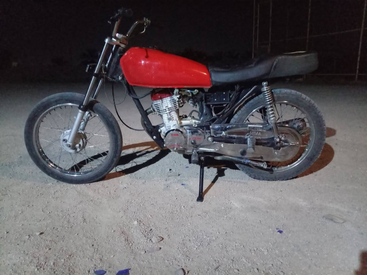 دراجه للبيع كلك كلك محرك ول تبديله دهن صارله 17يوم من شاده ب500 قفل *********** نتصال مكان وراكا كرامه
