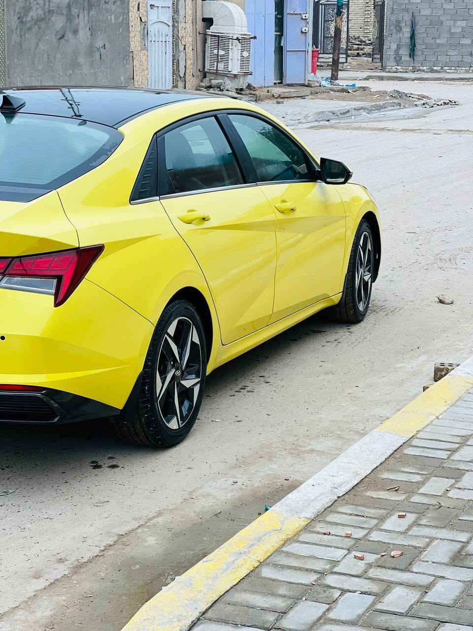 السلام عليكم سيارة النترا 2023 هايبرد فول مواصفات بيهة فتحة  تدفة تبريد بلكشنات  لون مميز رقم خصوصي  سايد بريك بصمة اشاير بل مري السيارة بسمي السعر 160مكاني بغداد العبيدي***********
