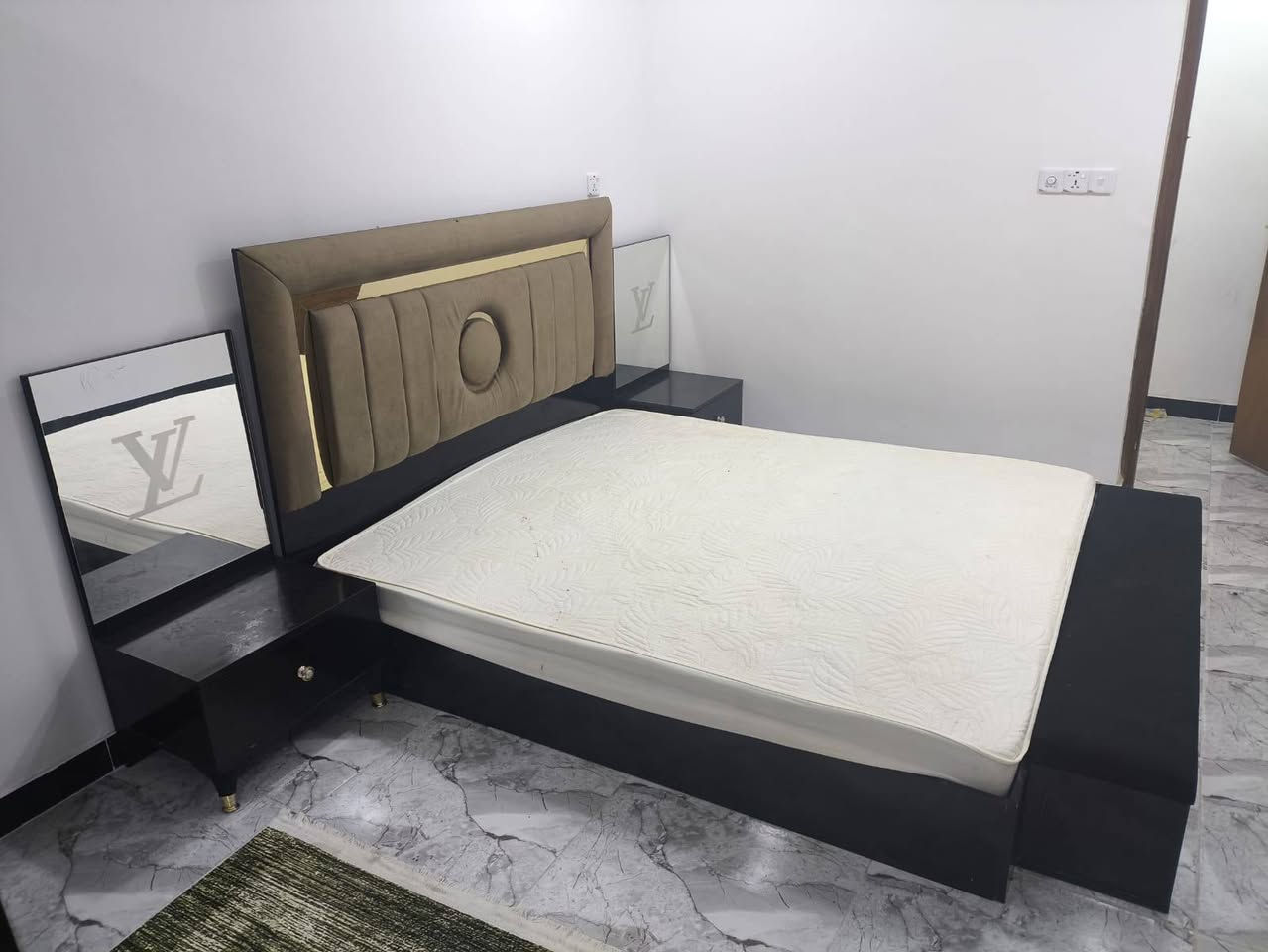 غرفه تركيه ماركه لويس فيتون
7قطع سعرها 450 العنوان الدورة الميكانيك


**إذا كنت صاحب هذا الإعلان وتريد حذفه لأي سبب، رجاءا أرسل رسالة إلى الدعم الفني**